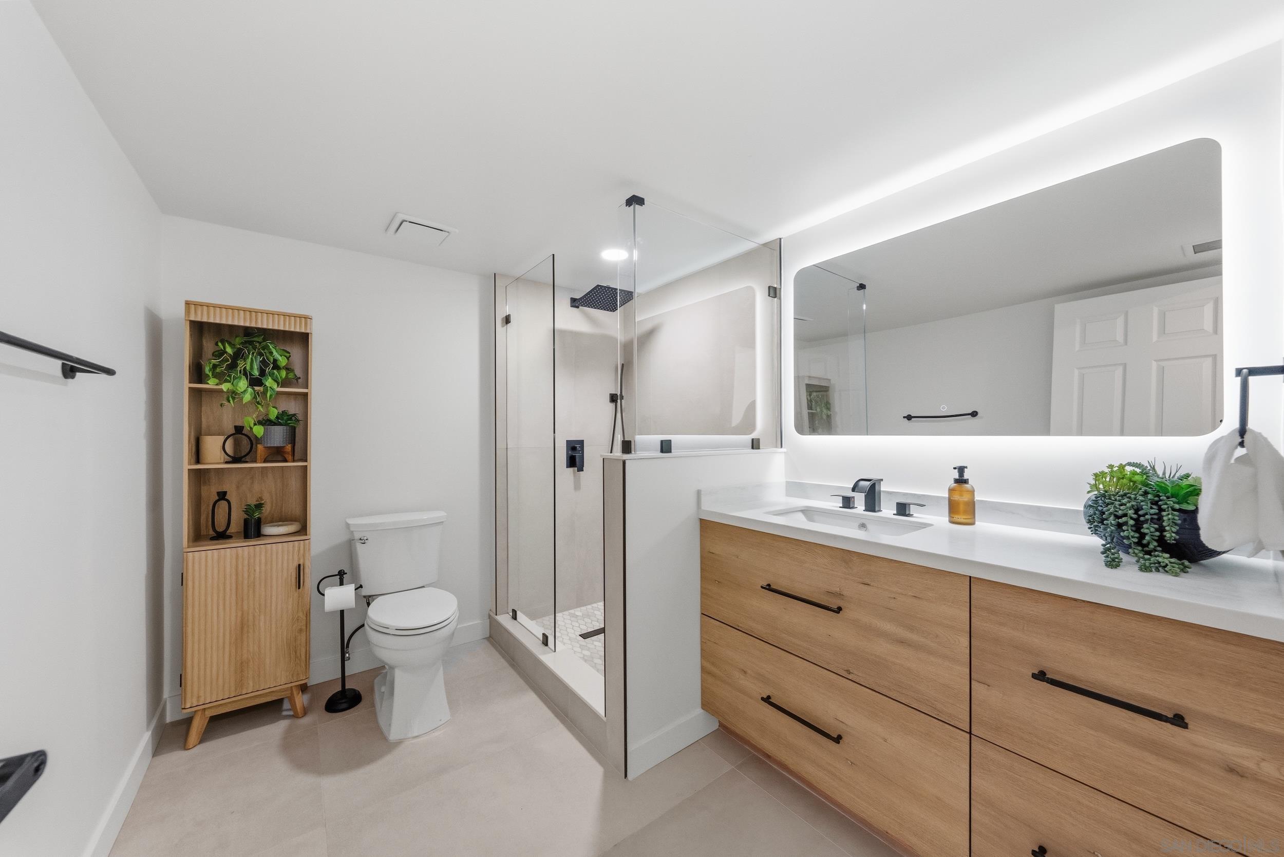 Detail Gallery Image 37 of 61 For 1544  La Vine Ln, Vista,  CA 92084 - 5 Beds | 3 Baths