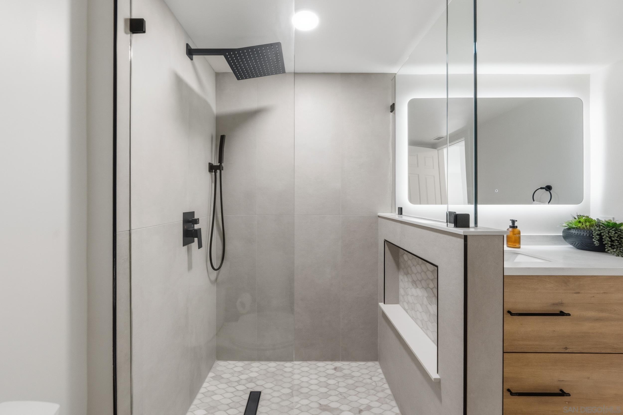 Detail Gallery Image 38 of 61 For 1544  La Vine Ln, Vista,  CA 92084 - 5 Beds | 3 Baths