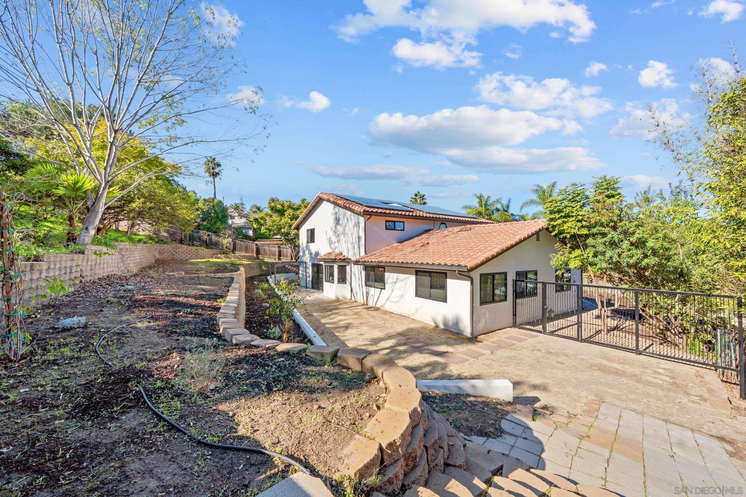 Detail Gallery Image 49 of 61 For 1544  La Vine Ln, Vista,  CA 92084 - 5 Beds | 3 Baths