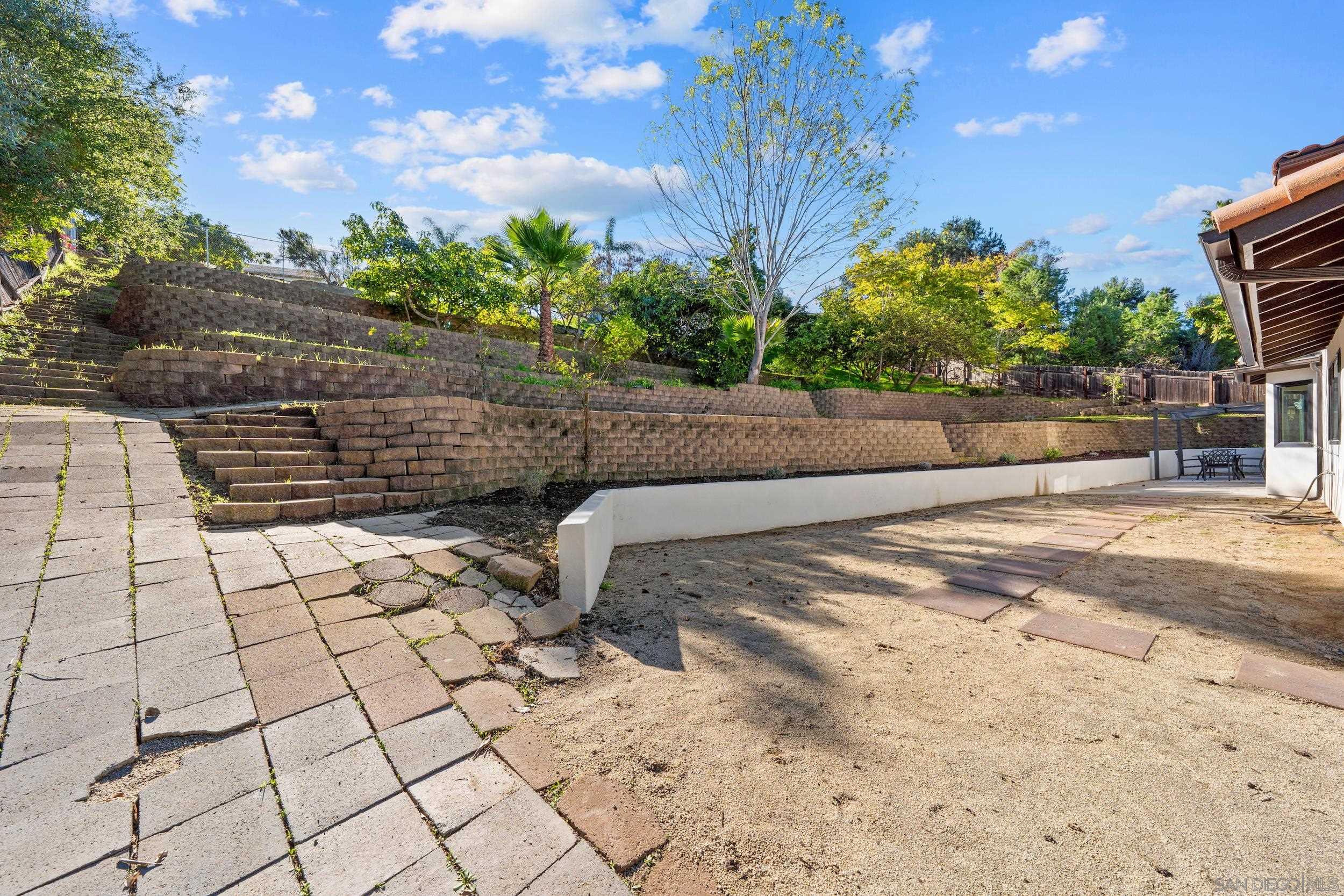 Detail Gallery Image 50 of 61 For 1544  La Vine Ln, Vista,  CA 92084 - 5 Beds | 3 Baths