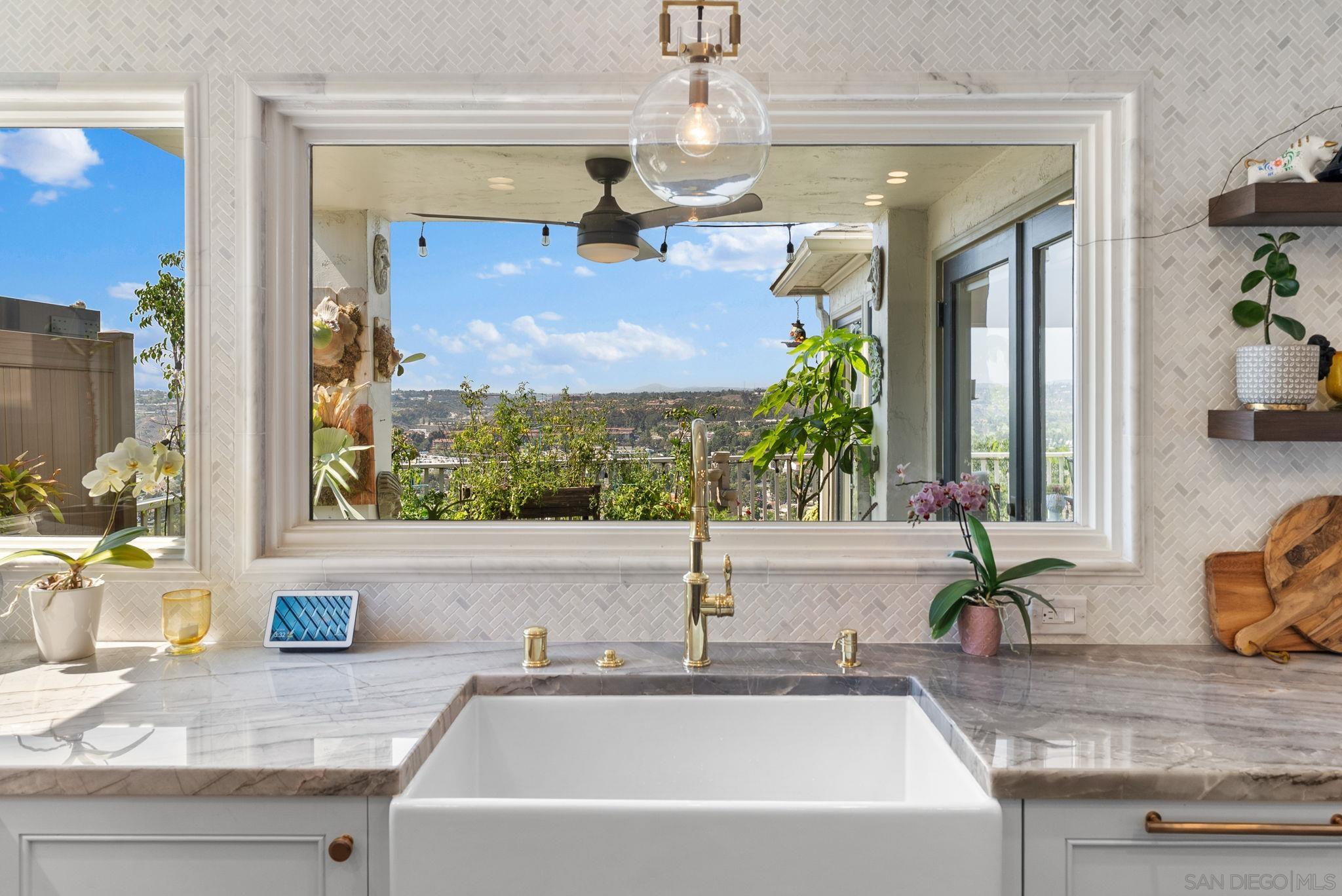 Detail Gallery Image 18 of 69 For 4136  Palisades Road, San Diego,  CA 92116 - 6 Beds | 3/1 Baths