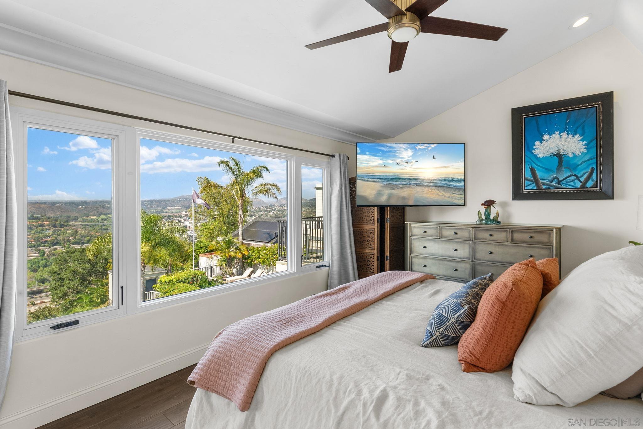 Detail Gallery Image 27 of 69 For 4136  Palisades Road, San Diego,  CA 92116 - 6 Beds | 3/1 Baths