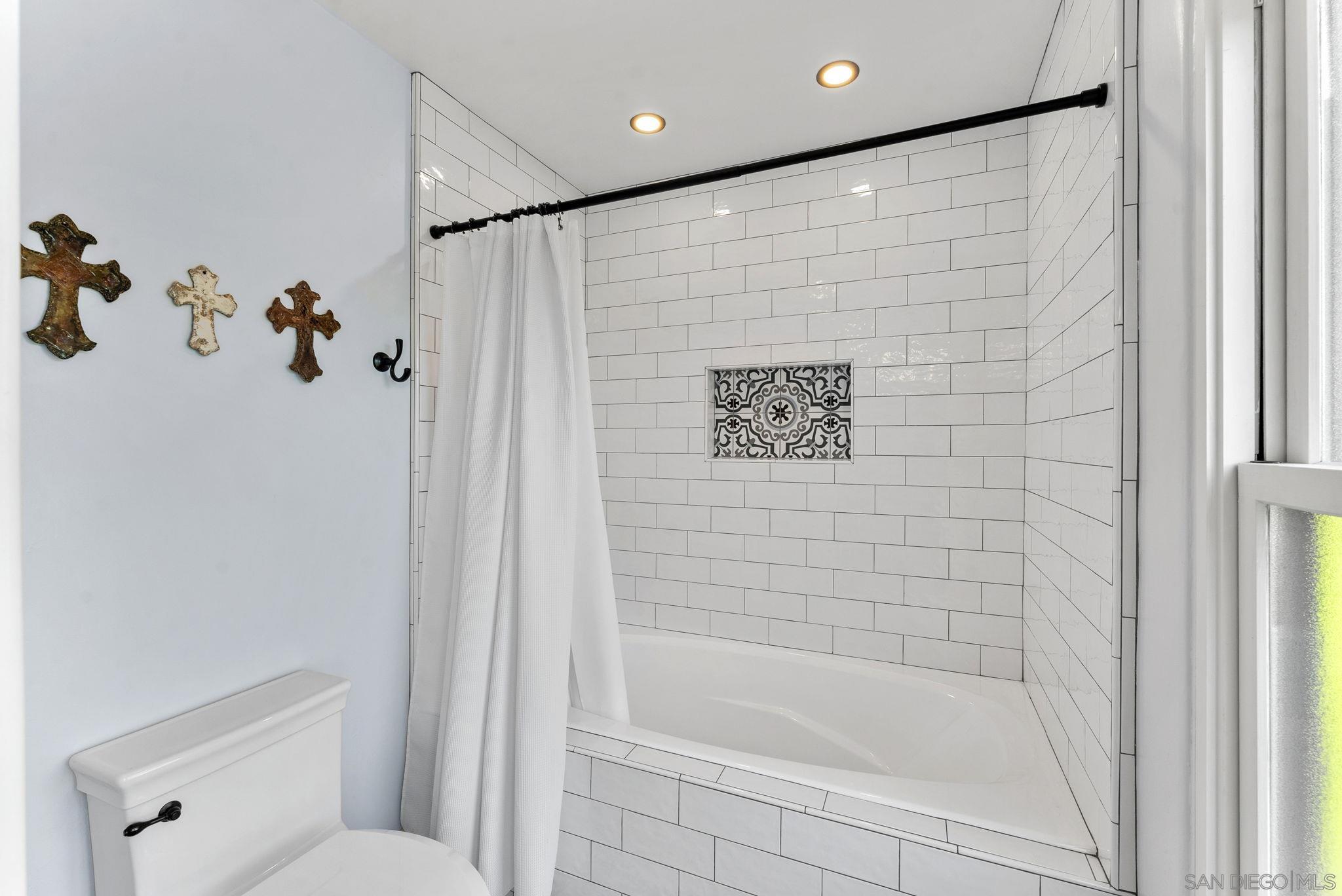 Detail Gallery Image 40 of 69 For 4136  Palisades Road, San Diego,  CA 92116 - 6 Beds | 3/1 Baths