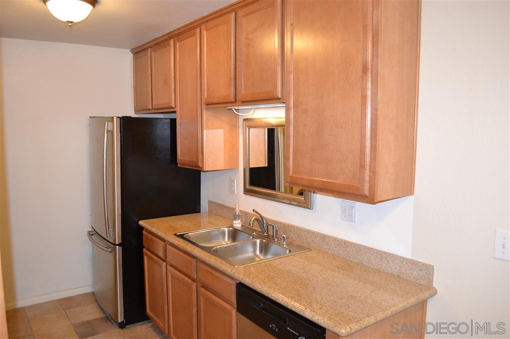 Front Image Thumbnail for SD250046377