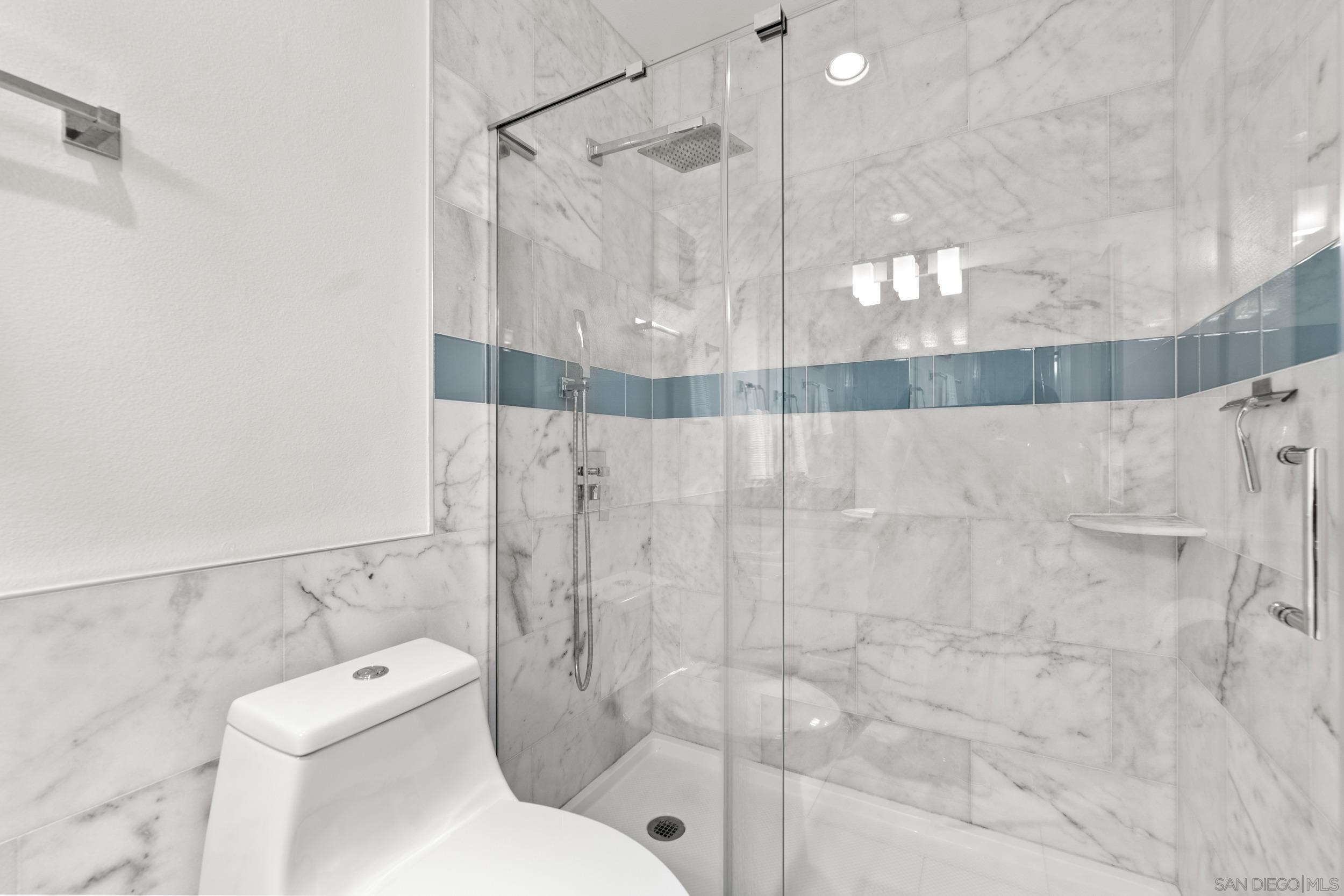 Detail Gallery Image 17 of 32 For 17141 W Bernardo Dr  #203,  San Diego,  CA 92127 - 2 Beds | 2 Baths