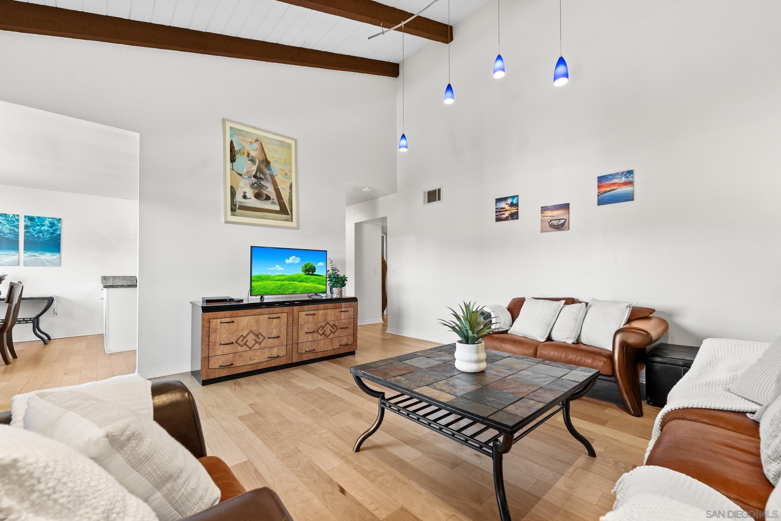 Detail Gallery Image 5 of 32 For 17141 W Bernardo Dr  #203,  San Diego,  CA 92127 - 2 Beds | 2 Baths