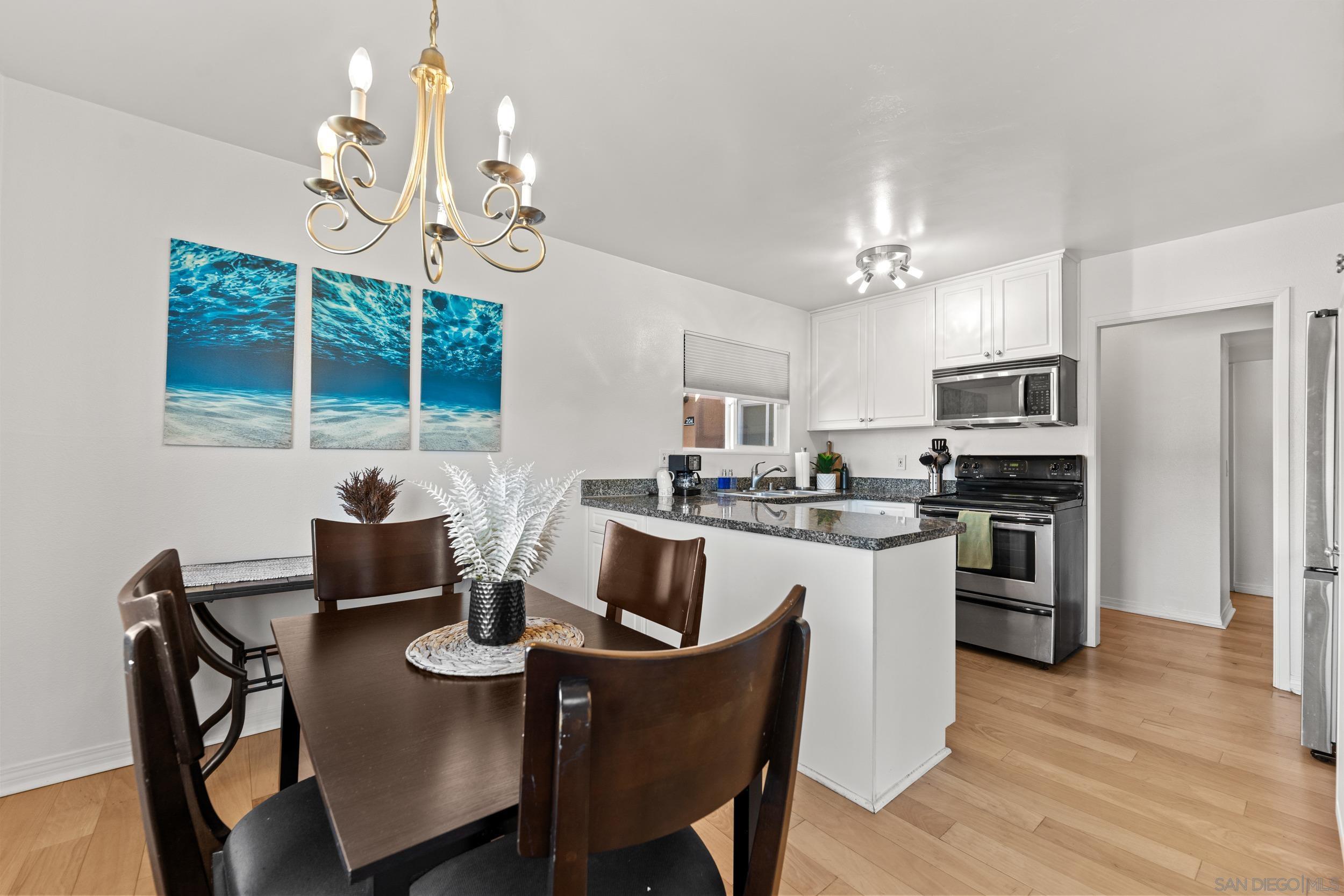 Detail Gallery Image 7 of 32 For 17141 W Bernardo Dr  #203,  San Diego,  CA 92127 - 2 Beds | 2 Baths