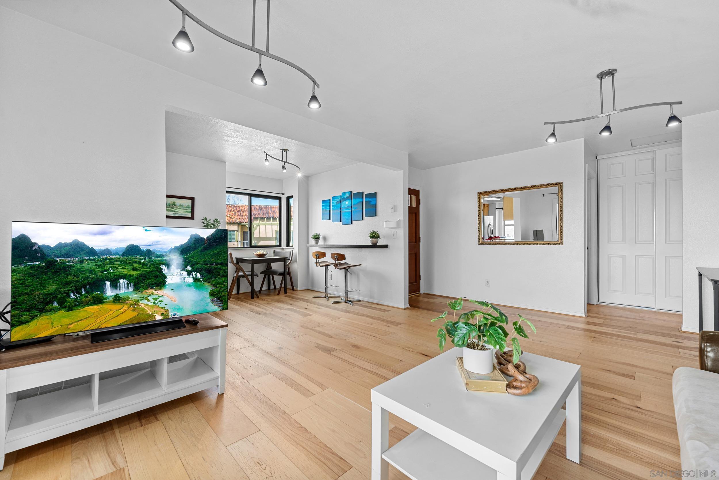 Detail Gallery Image 8 of 34 For 7320  Park Ridge Blvd  #216,  San Diego,  CA 92120 - 2 Beds | 2 Baths