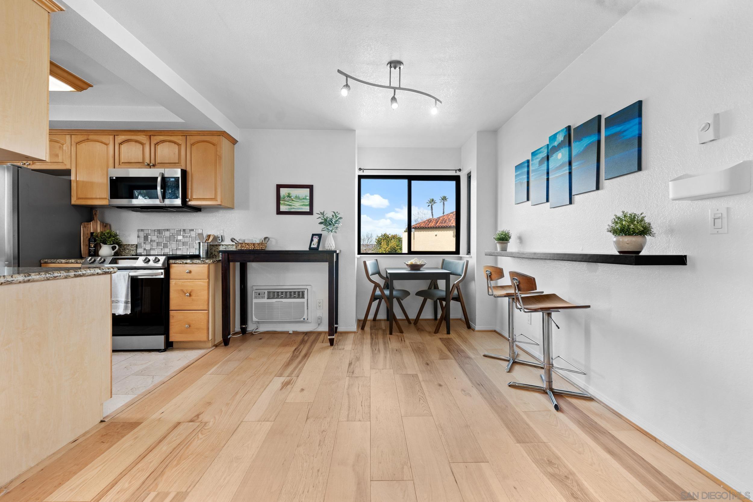 Detail Gallery Image 9 of 34 For 7320  Park Ridge Blvd  #216,  San Diego,  CA 92120 - 2 Beds | 2 Baths