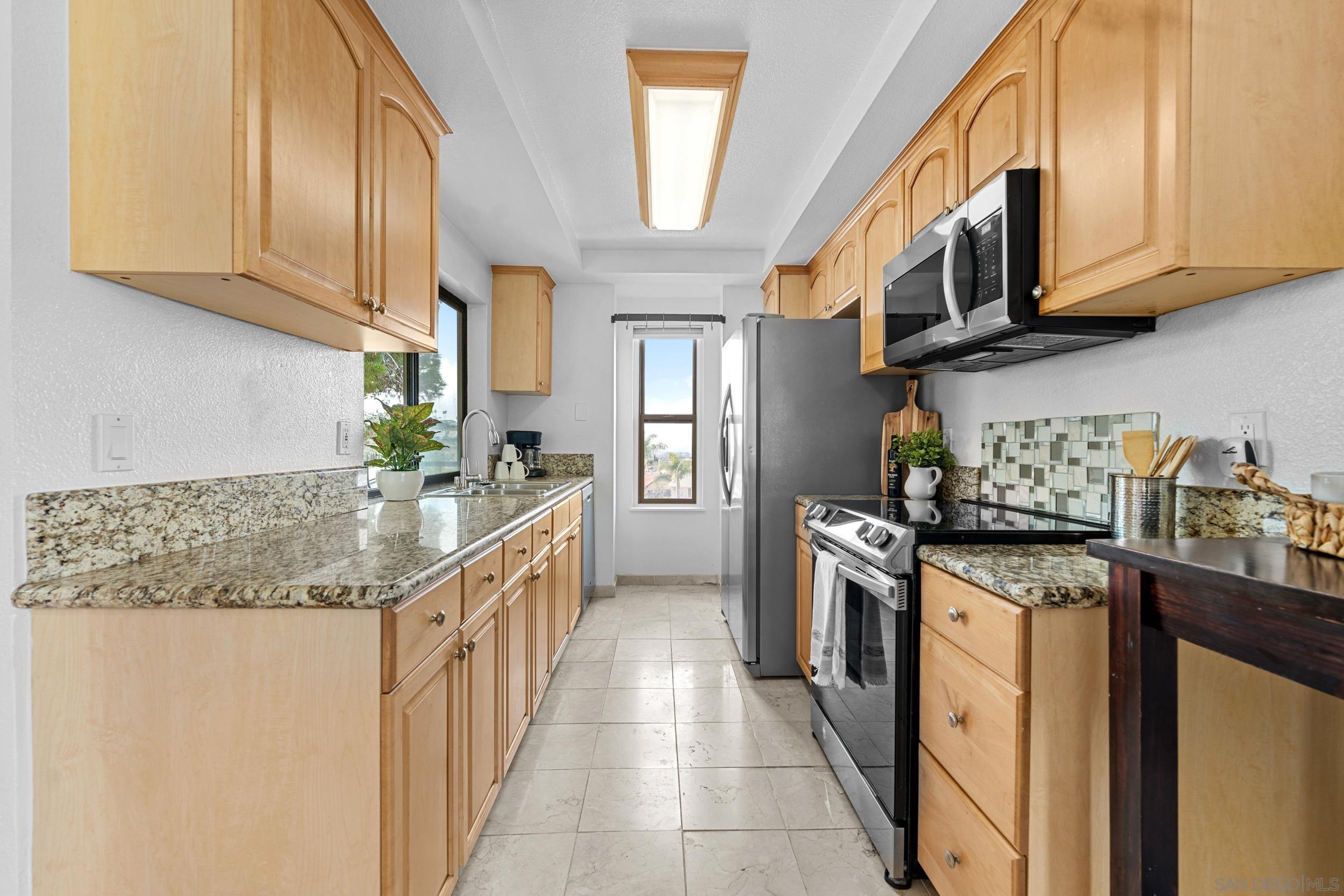 Detail Gallery Image 10 of 34 For 7320  Park Ridge Blvd  #216,  San Diego,  CA 92120 - 2 Beds | 2 Baths