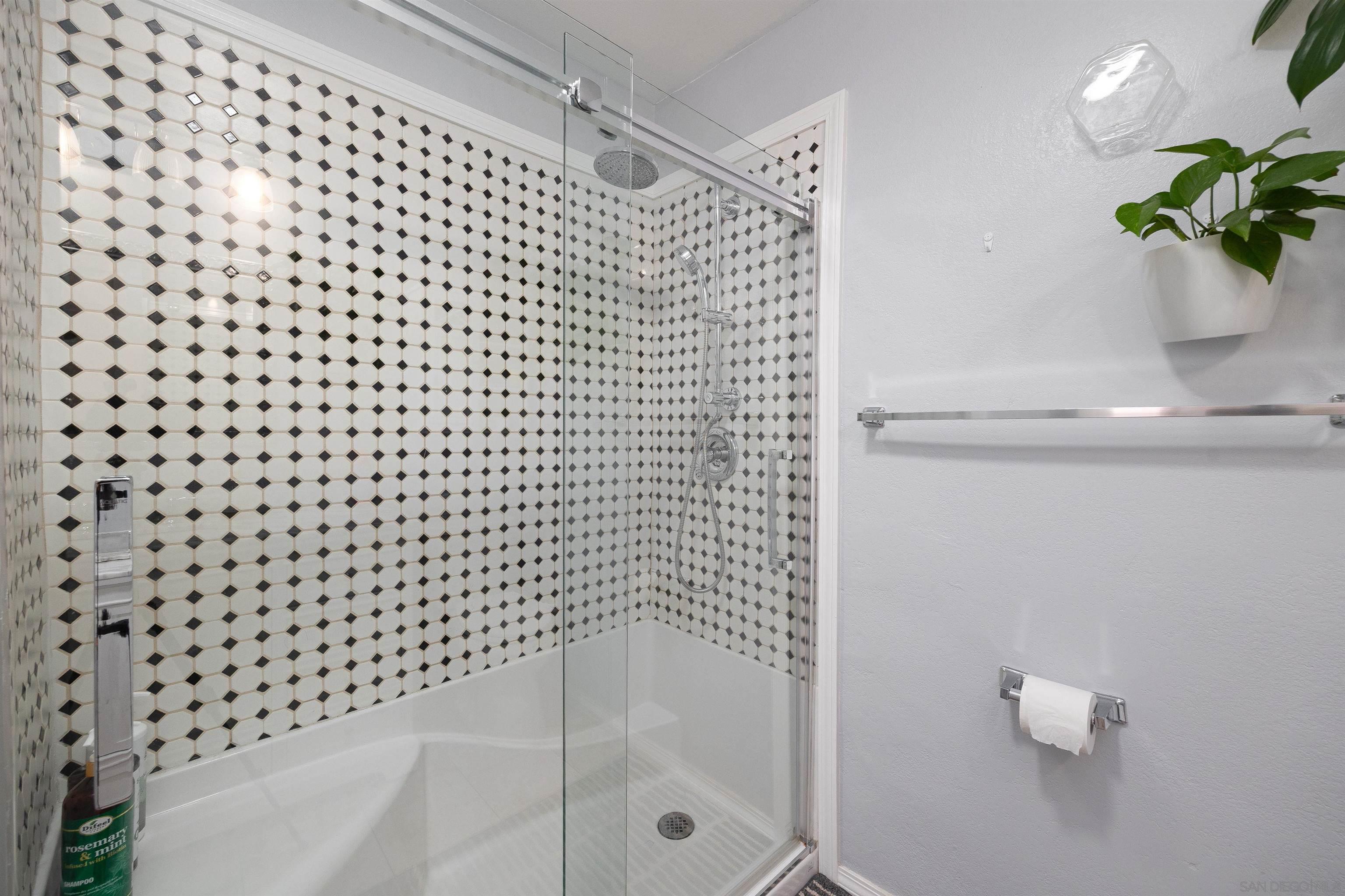 Detail Gallery Image 16 of 31 For 11225  Madrigal St, San Diego,  CA 92129 - 4 Beds | 2 Baths