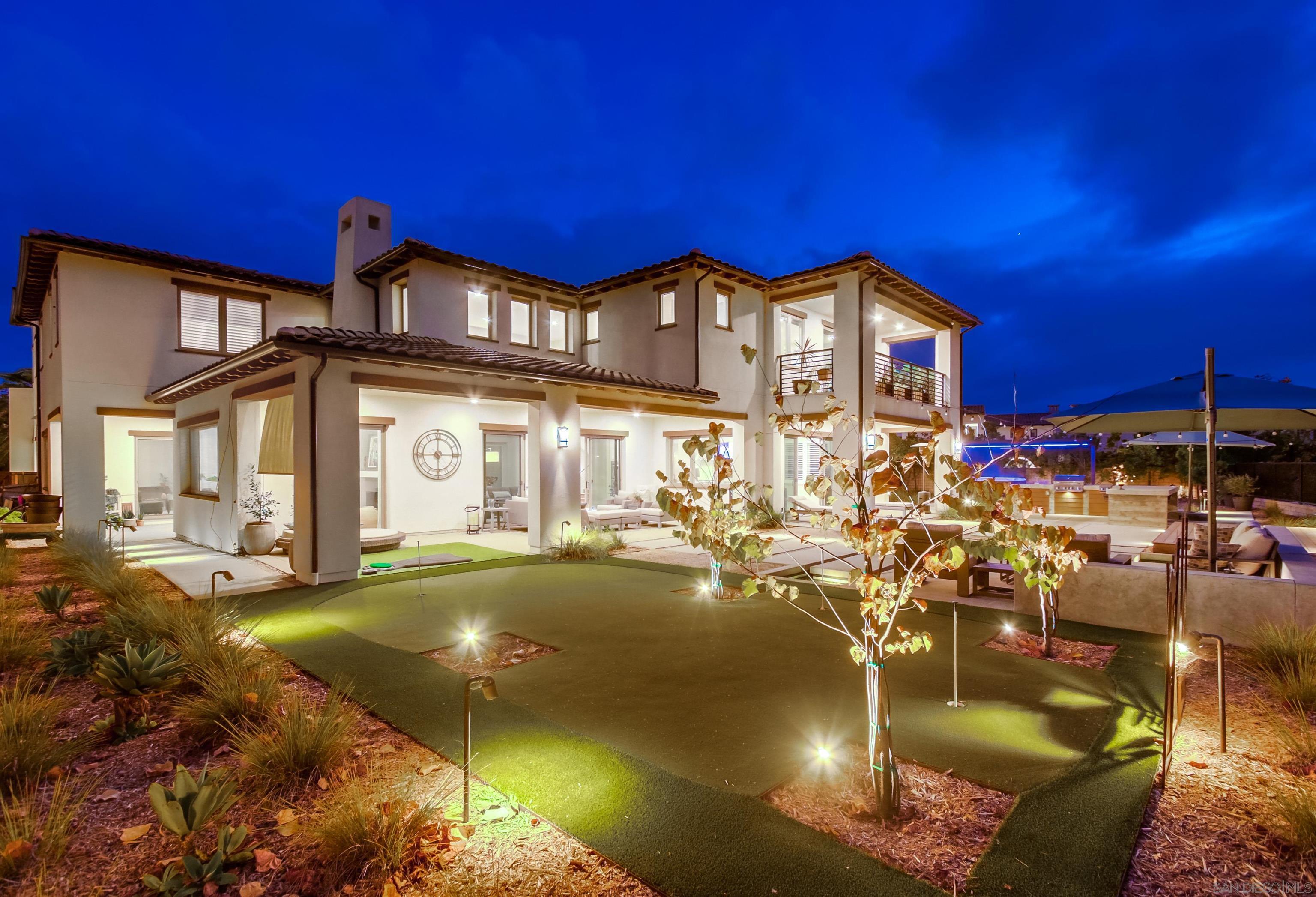 Detail Gallery Image 31 of 45 For 6372  Meadowbrush Cir, San Diego,  CA 92130 - 5 Beds | 5/1 Baths