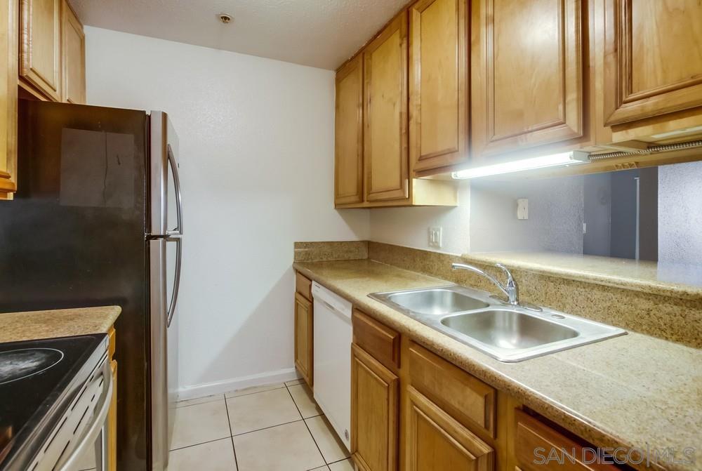 Detail Gallery Image 14 of 30 For 4041  Oakcrest Drive  #207,  San Diego,  CA 92105 - 2 Beds | 2 Baths