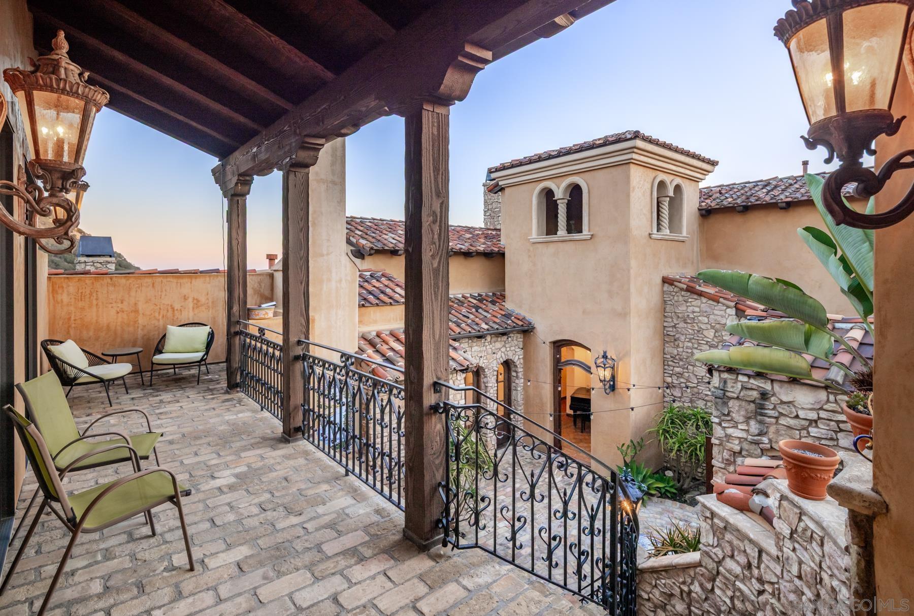 Detail Gallery Image 21 of 33 For 18113  El Brazo, Rancho Santa Fe,  CA 92067 - 5 Beds | 4/2 Baths