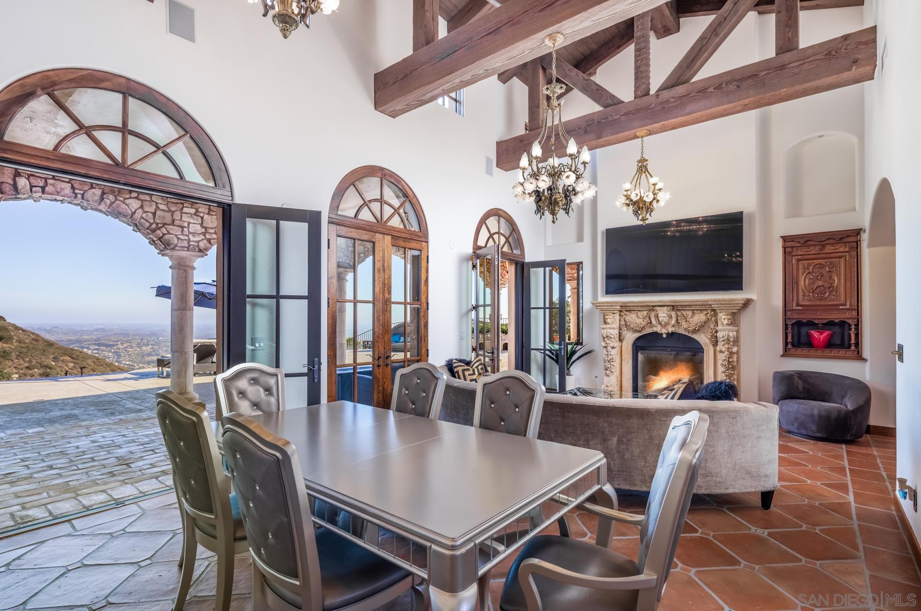 Detail Gallery Image 6 of 33 For 18113  El Brazo, Rancho Santa Fe,  CA 92067 - 5 Beds | 4/2 Baths