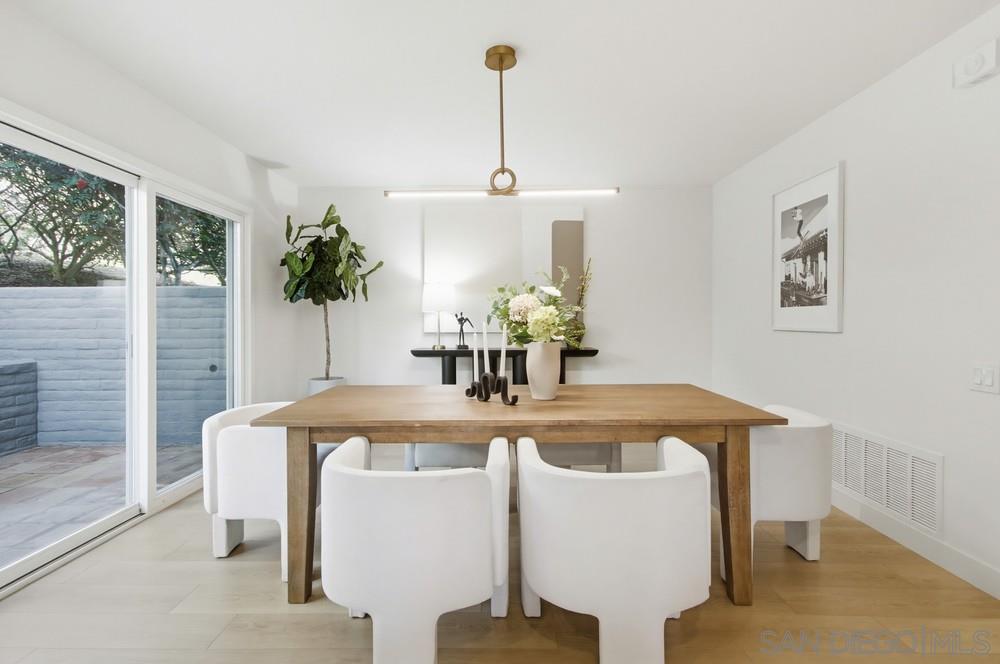 Detail Gallery Image 15 of 42 For 5580  Caminito Consuelo, La Jolla,  CA 92037 - 3 Beds | 2/1 Baths