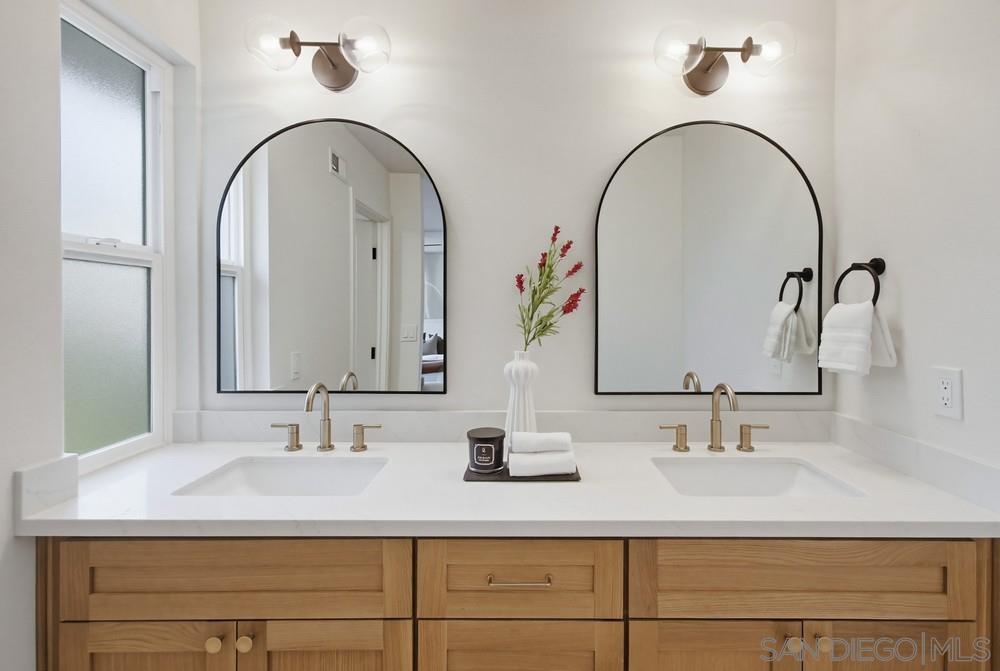 Detail Gallery Image 23 of 42 For 5580  Caminito Consuelo, La Jolla,  CA 92037 - 3 Beds | 2/1 Baths