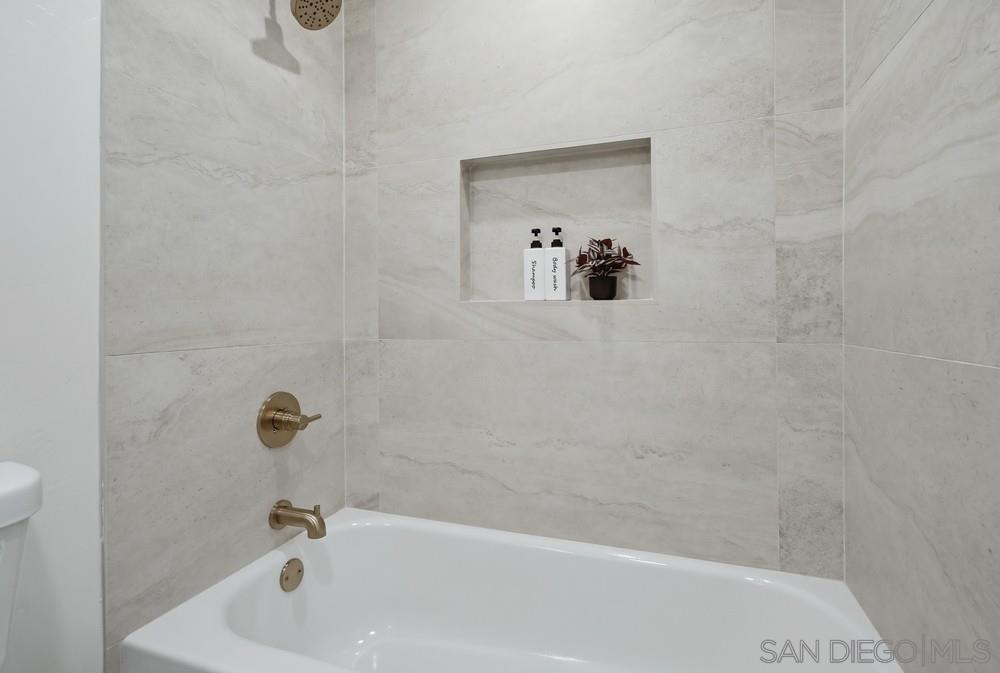 Detail Gallery Image 33 of 42 For 5580  Caminito Consuelo, La Jolla,  CA 92037 - 3 Beds | 2/1 Baths
