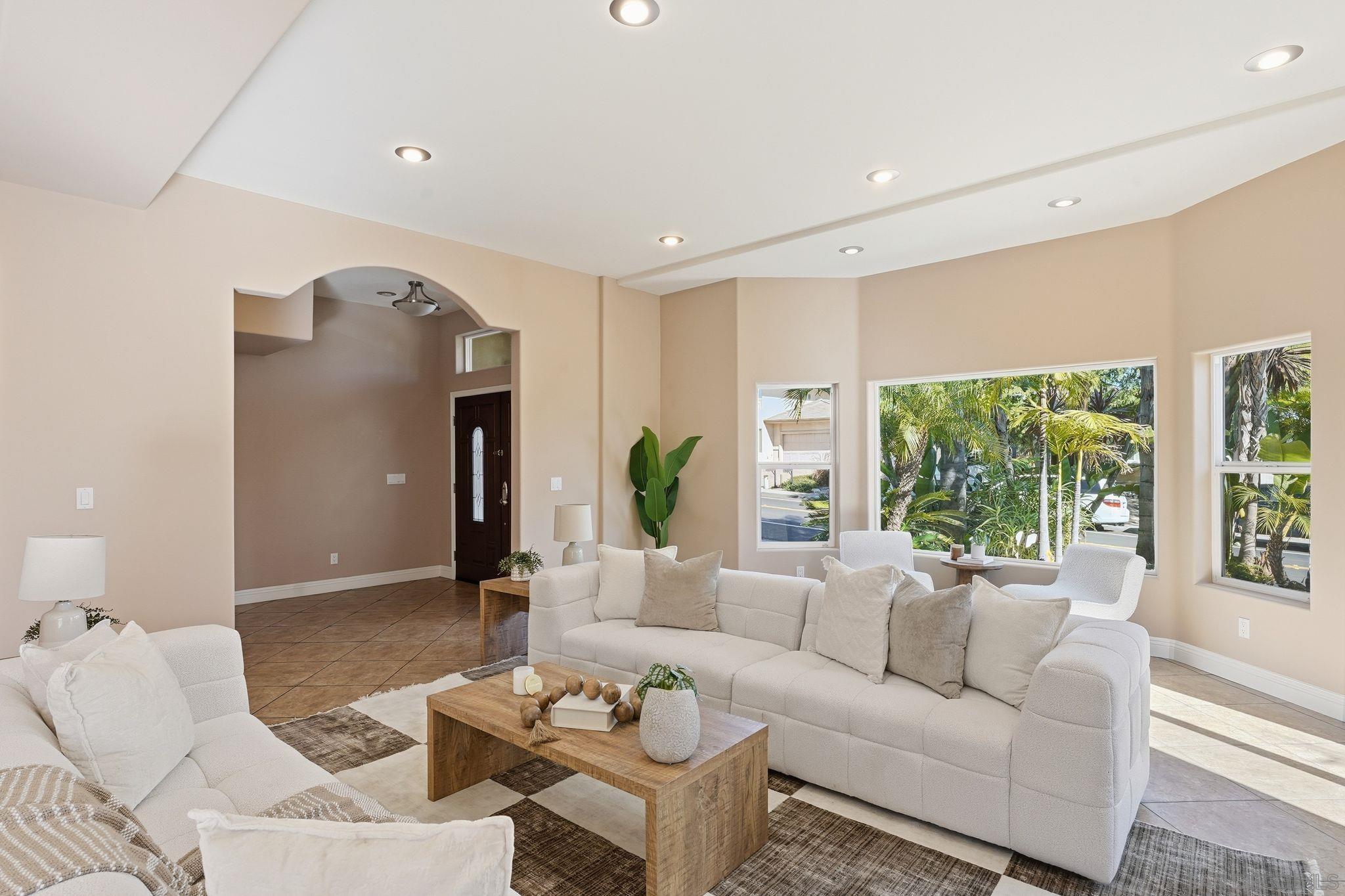 Detail Gallery Image 11 of 60 For 11479  Duenda Rd, San Diego,  CA 92127 - 5 Beds | 4/1 Baths