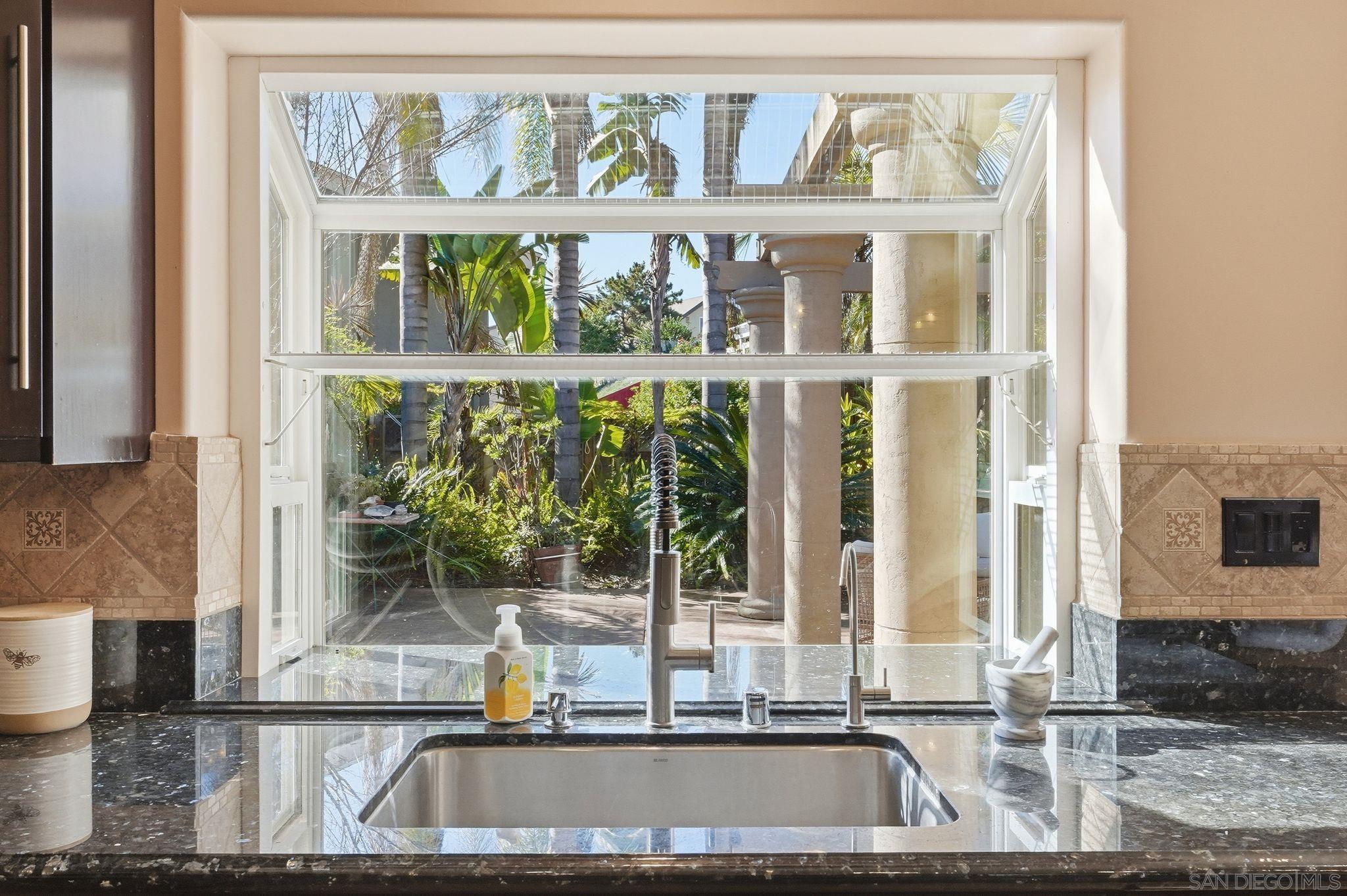 Detail Gallery Image 14 of 60 For 11479  Duenda Rd, San Diego,  CA 92127 - 5 Beds | 4/1 Baths