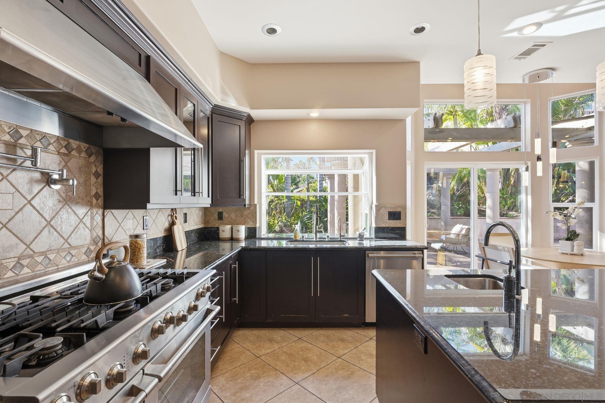 Detail Gallery Image 16 of 60 For 11479  Duenda Rd, San Diego,  CA 92127 - 5 Beds | 4/1 Baths