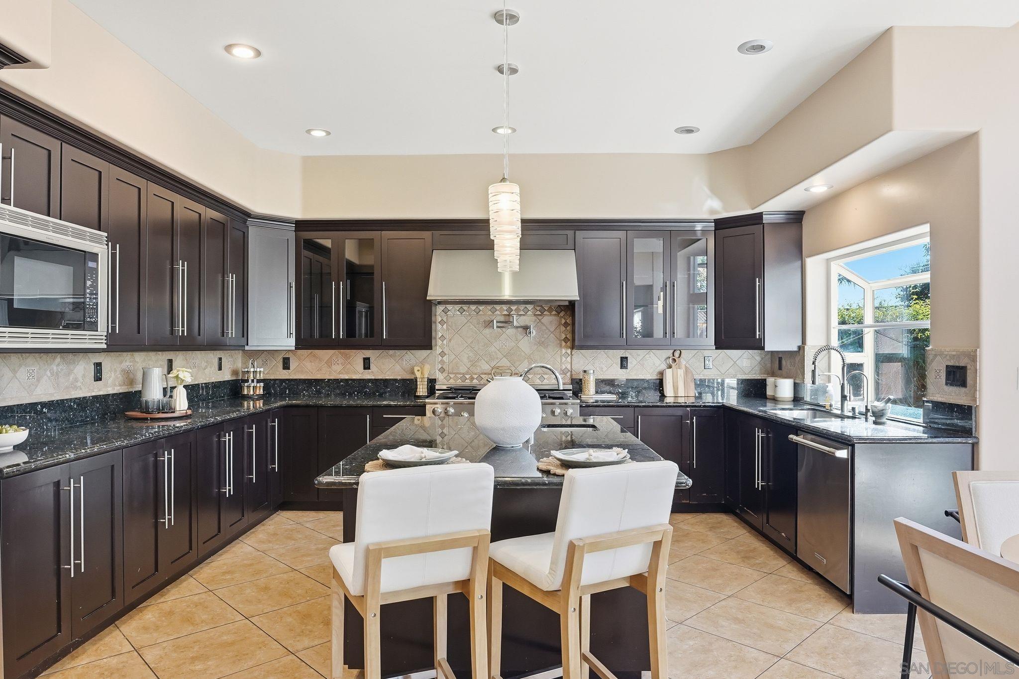 Detail Gallery Image 20 of 60 For 11479  Duenda Rd, San Diego,  CA 92127 - 5 Beds | 4/1 Baths