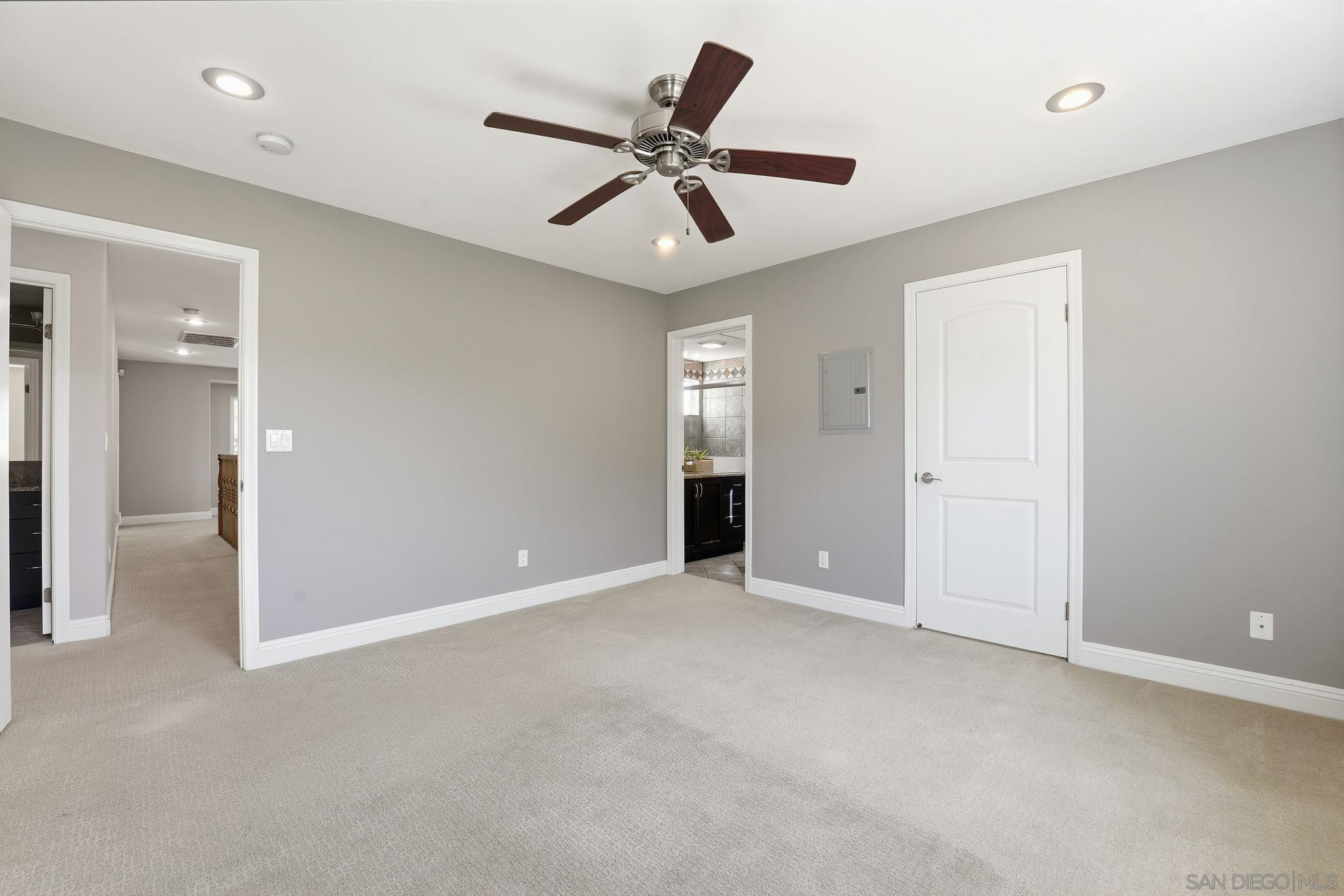 Detail Gallery Image 37 of 60 For 11479  Duenda Rd, San Diego,  CA 92127 - 5 Beds | 4/1 Baths