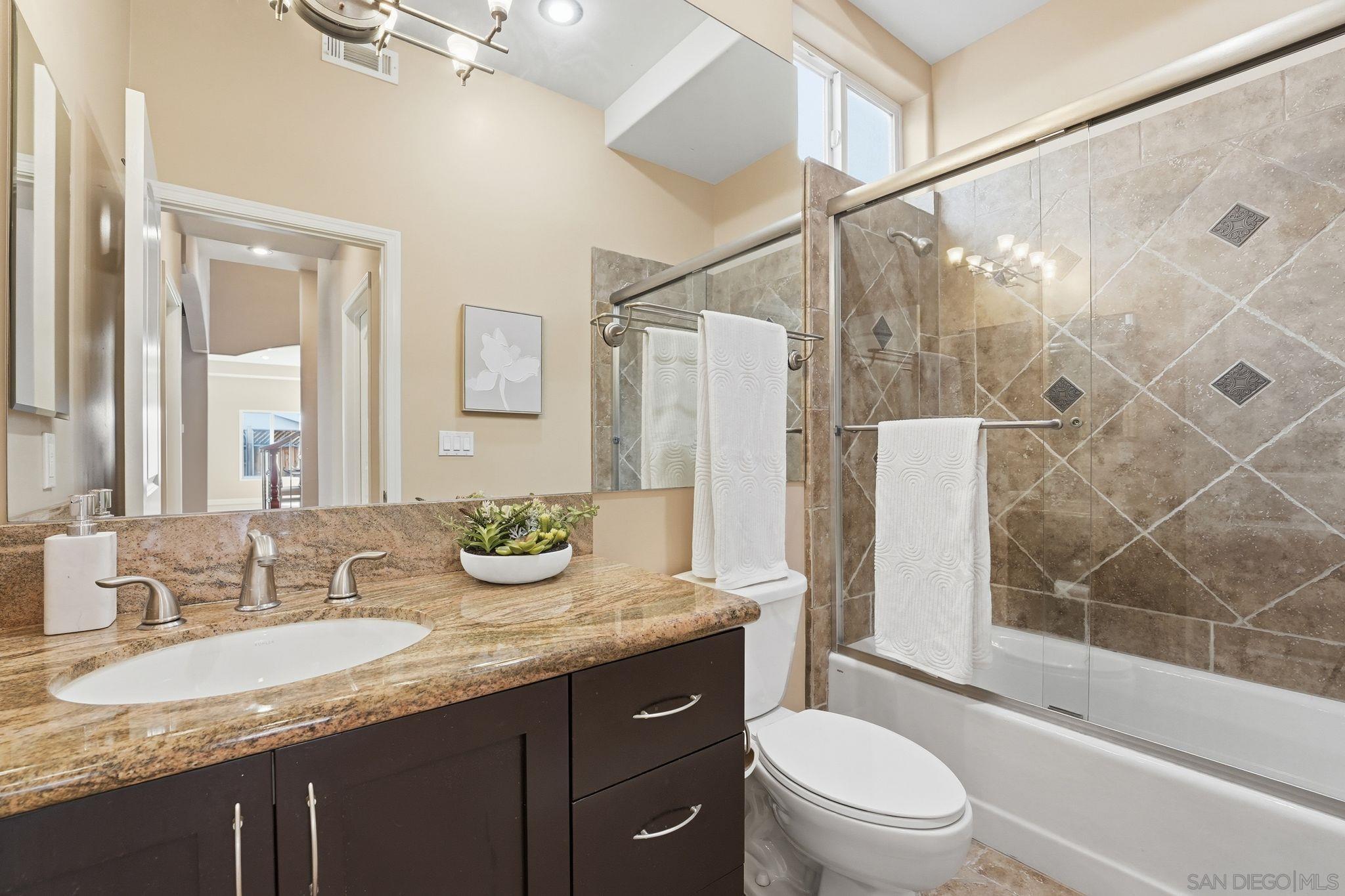 Detail Gallery Image 39 of 60 For 11479  Duenda Rd, San Diego,  CA 92127 - 5 Beds | 4/1 Baths