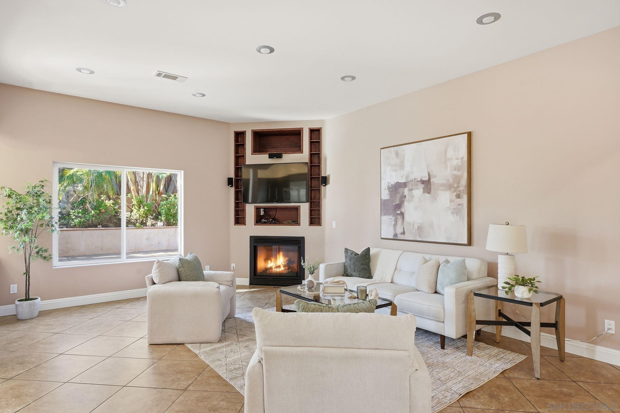 Detail Gallery Image 7 of 60 For 11479  Duenda Rd, San Diego,  CA 92127 - 5 Beds | 4/1 Baths