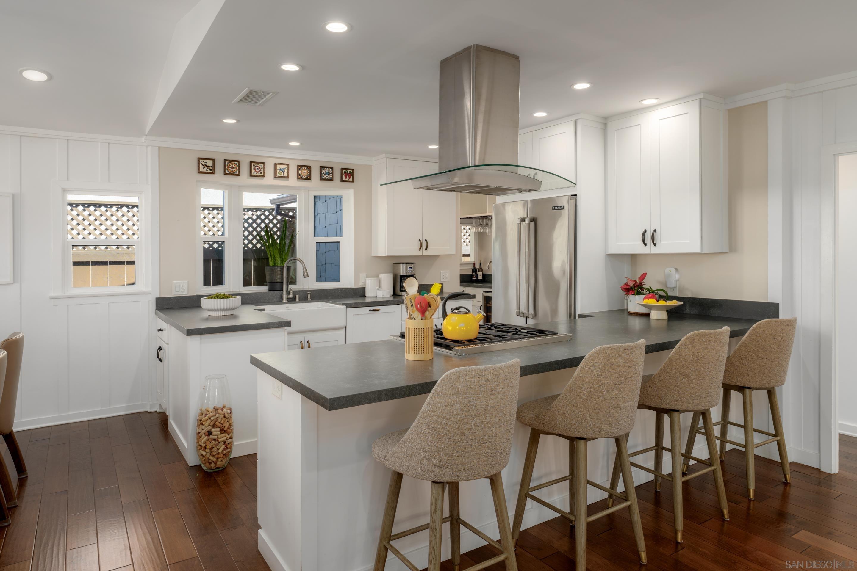 Detail Gallery Image 12 of 74 For 383  Westbourne St., La Jolla,  CA 92037 - – Beds | – Baths