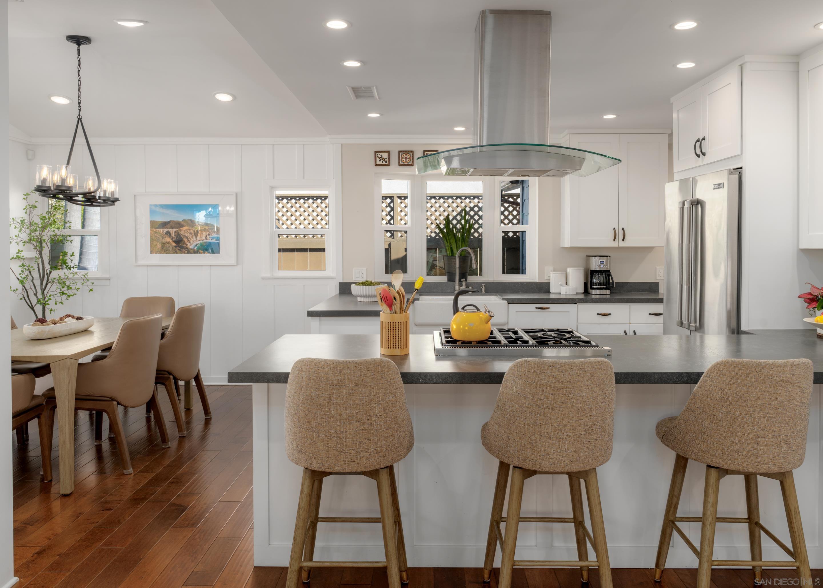 Detail Gallery Image 13 of 74 For 383  Westbourne St., La Jolla,  CA 92037 - – Beds | – Baths