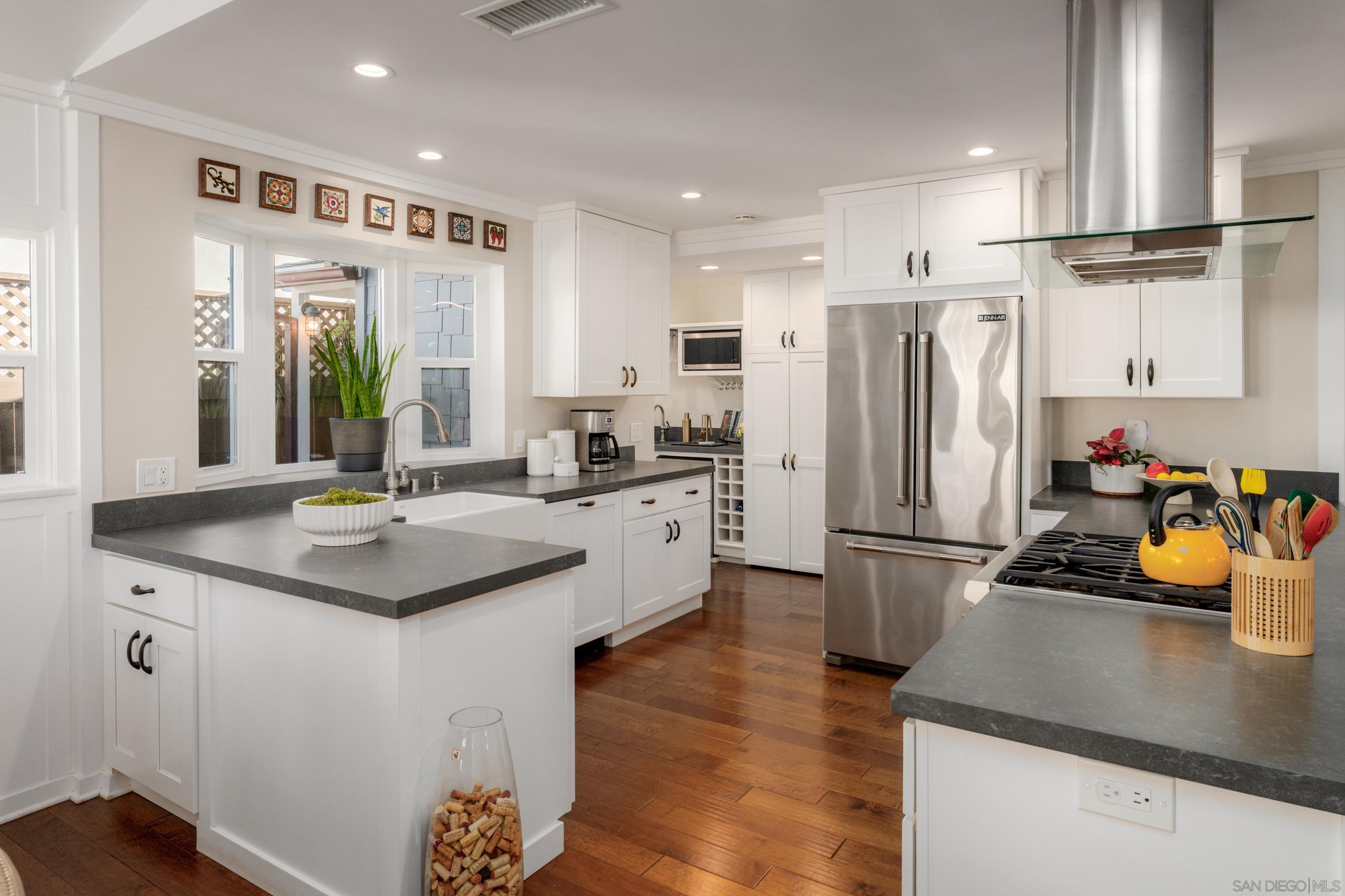 Detail Gallery Image 17 of 74 For 383  Westbourne St., La Jolla,  CA 92037 - – Beds | – Baths