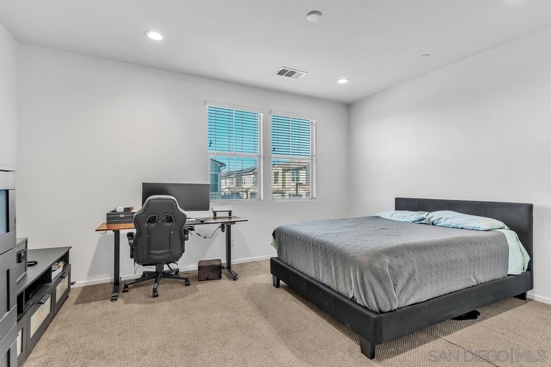 Detail Gallery Image 14 of 28 For 1961  Avenida Citron Unit 115  #115,  Chula Vista,  CA 91913 - 3 Beds | 2/1 Baths