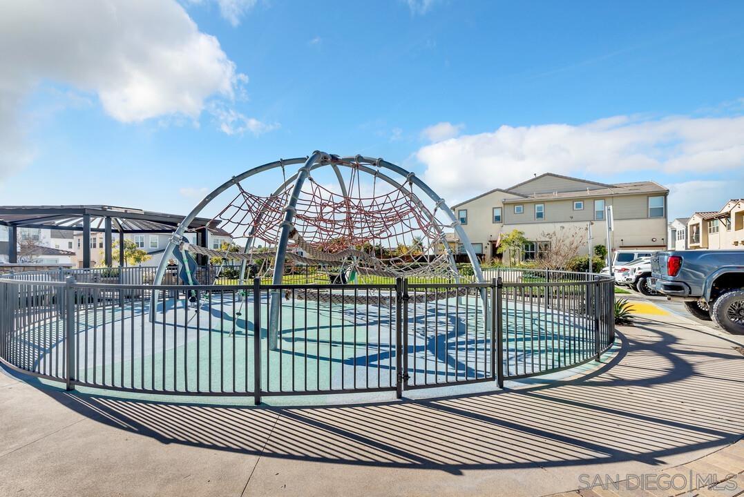 Detail Gallery Image 24 of 28 For 1961  Avenida Citron Unit 115  #115,  Chula Vista,  CA 91913 - 3 Beds | 2/1 Baths