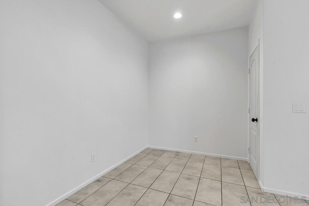 Detail Gallery Image 28 of 28 For 1961  Avenida Citron Unit 115  #115,  Chula Vista,  CA 91913 - 3 Beds | 2/1 Baths