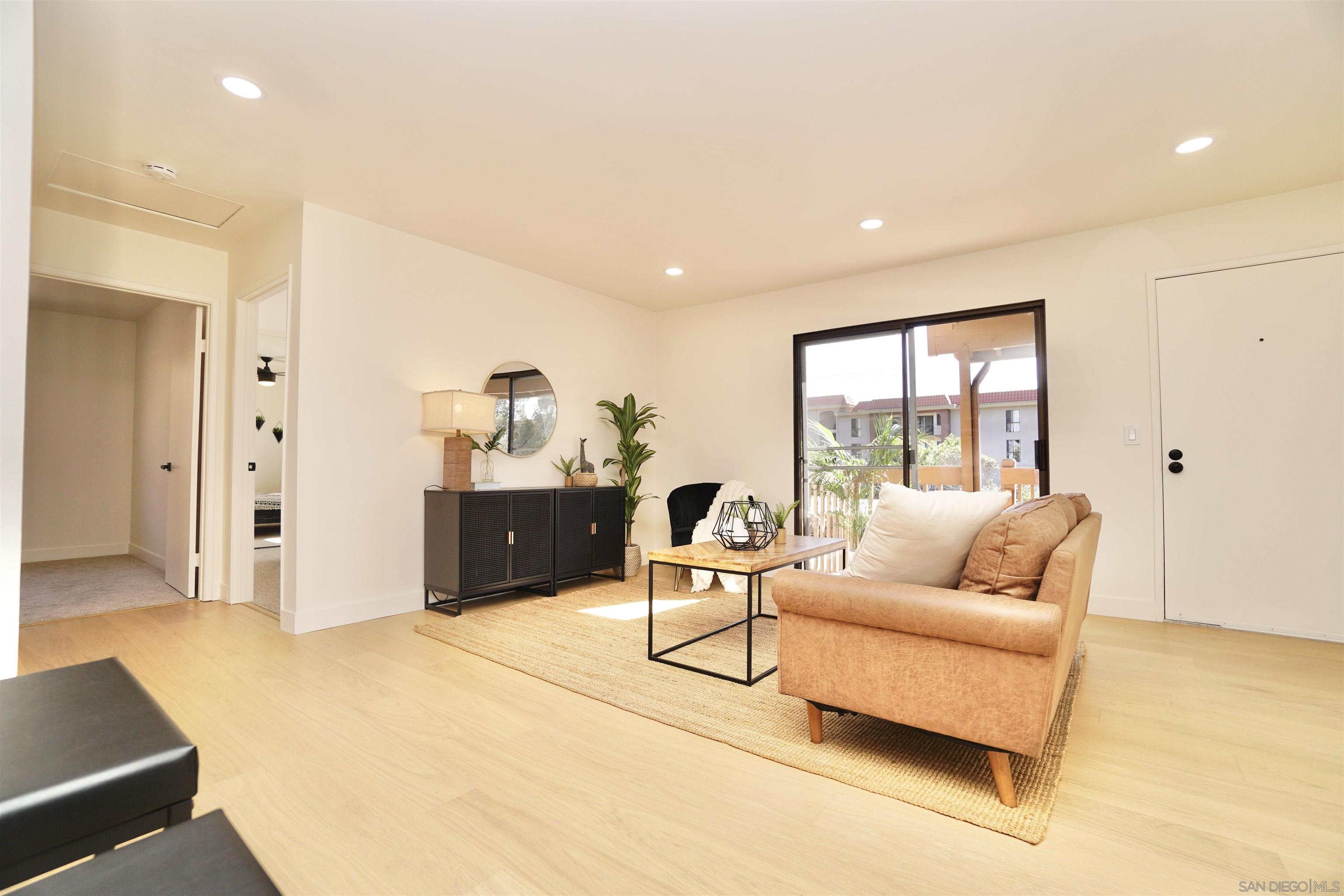 Detail Gallery Image 4 of 27 For 6358  Rancho Mission Road  612, San Diego,  CA 92108 - 2 Beds | 1 Baths