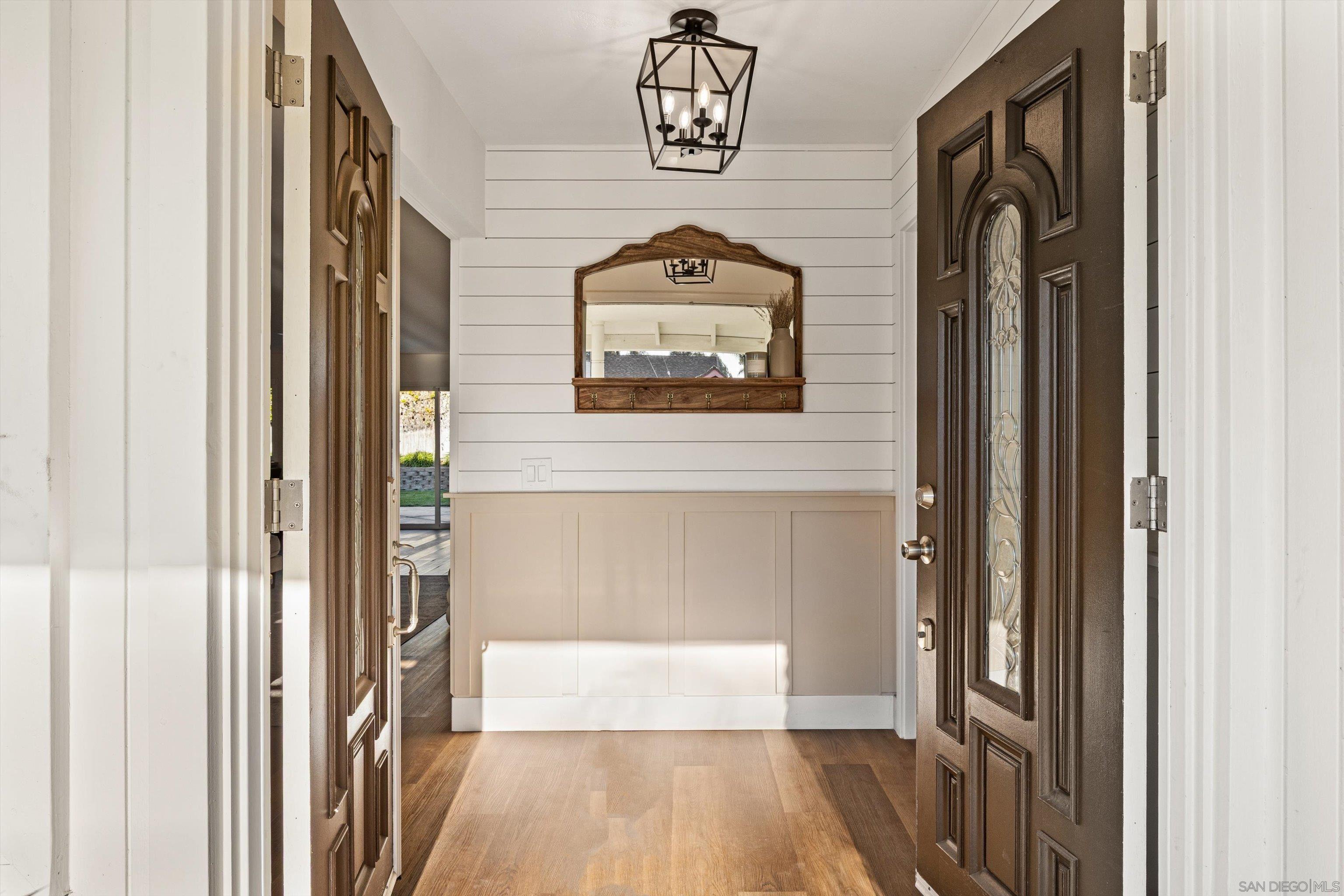 Detail Gallery Image 3 of 45 For 1714  Hicks St, Oceanside,  CA 92054 - 3 Beds | 2 Baths