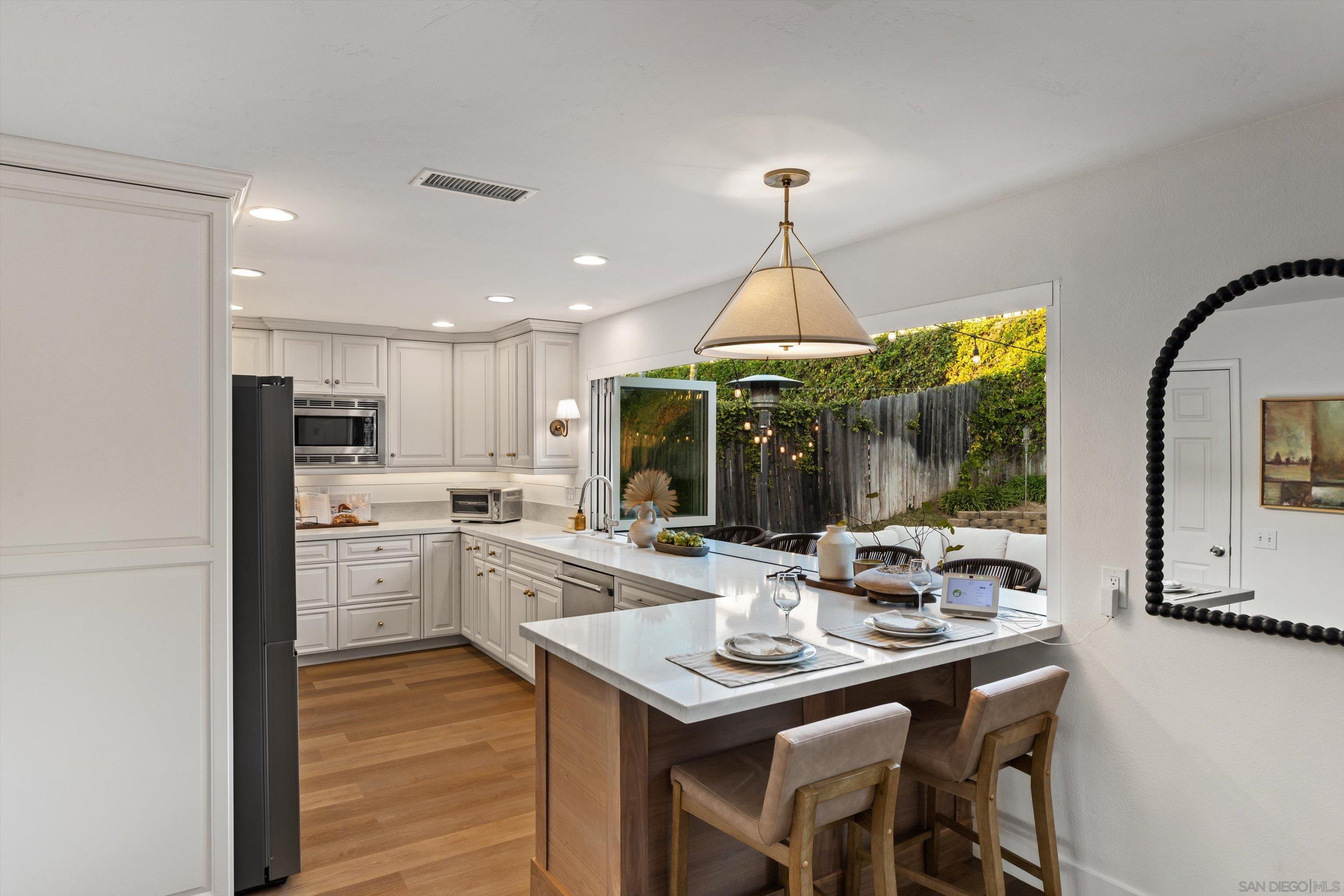 Detail Gallery Image 10 of 45 For 1714  Hicks St, Oceanside,  CA 92054 - 3 Beds | 2 Baths