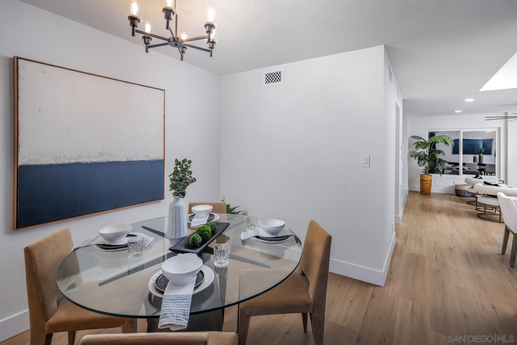 Detail Gallery Image 9 of 21 For 1986  Azure Way, Encinitas,  CA 92024 - 3 Beds | 2/1 Baths