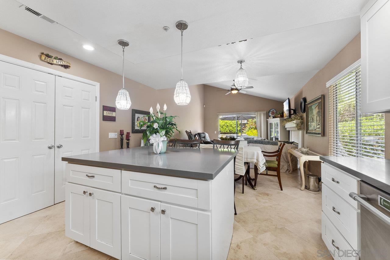 Detail Gallery Image 12 of 36 For 9942  Theresa Ln, Santee,  CA 92071 - 3 Beds | 2 Baths