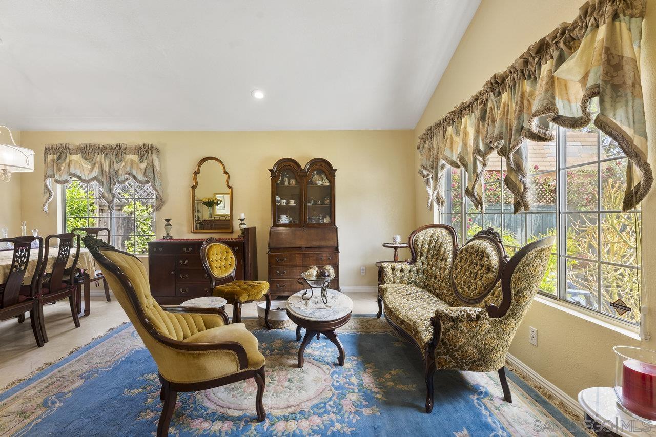 Detail Gallery Image 4 of 36 For 9942  Theresa Ln, Santee,  CA 92071 - 3 Beds | 2 Baths