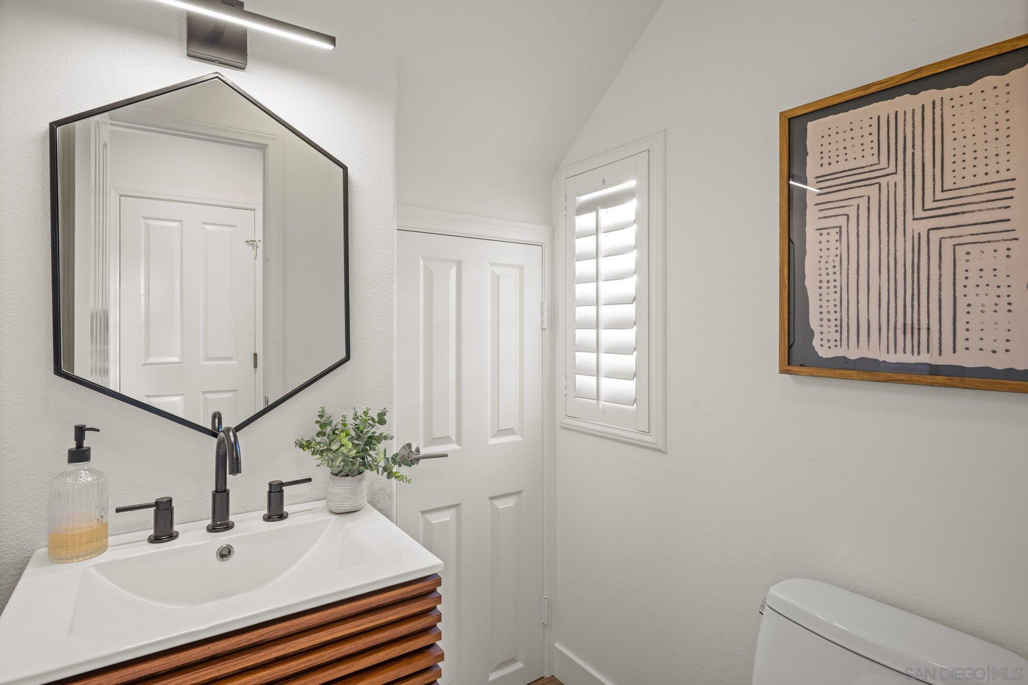 Detail Gallery Image 11 of 32 For 7139  Surfbird Circle, Carlsbad,  CA 92011 - 3 Beds | 2/1 Baths