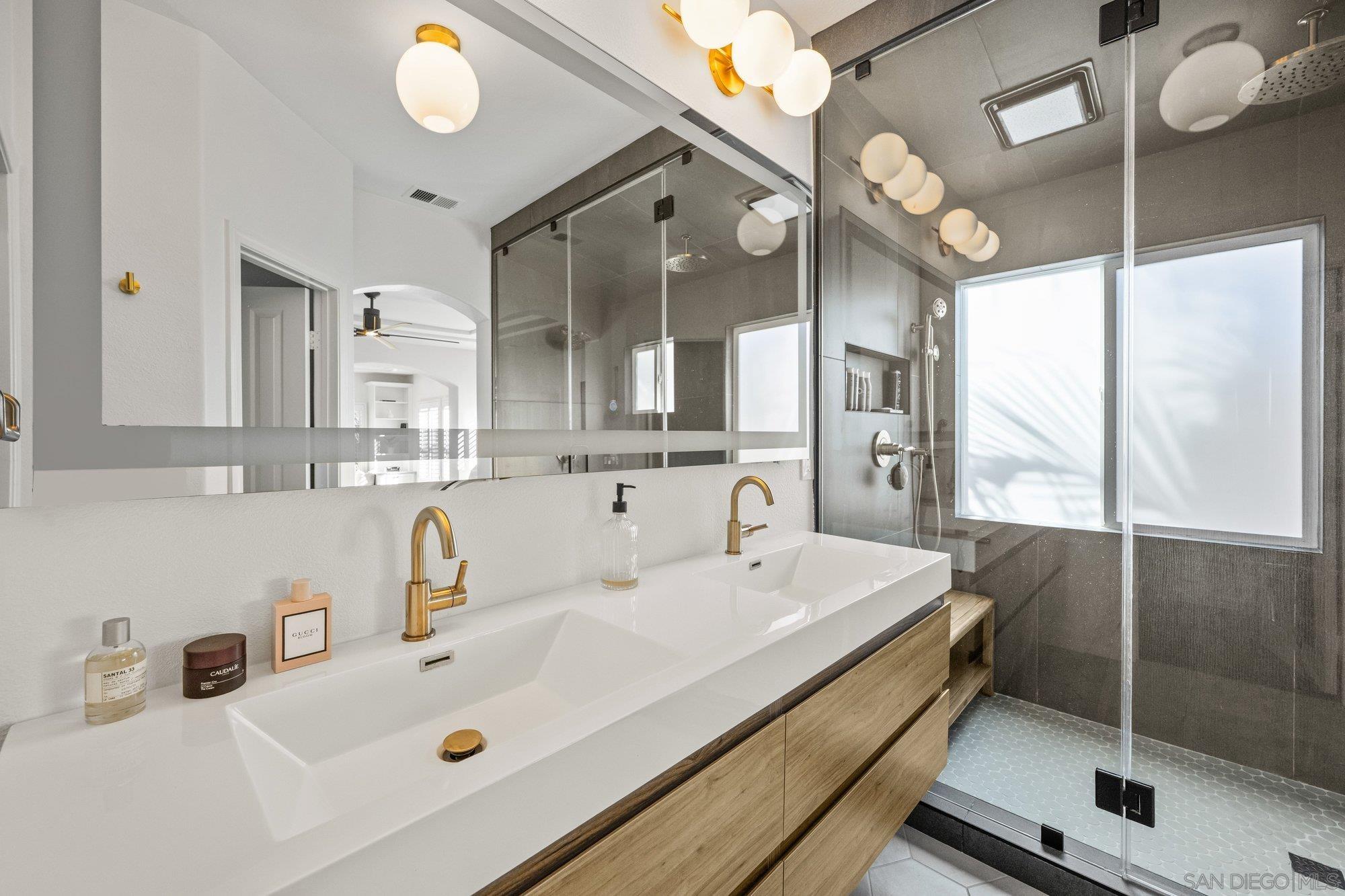 Detail Gallery Image 15 of 32 For 7139  Surfbird Circle, Carlsbad,  CA 92011 - 3 Beds | 2/1 Baths