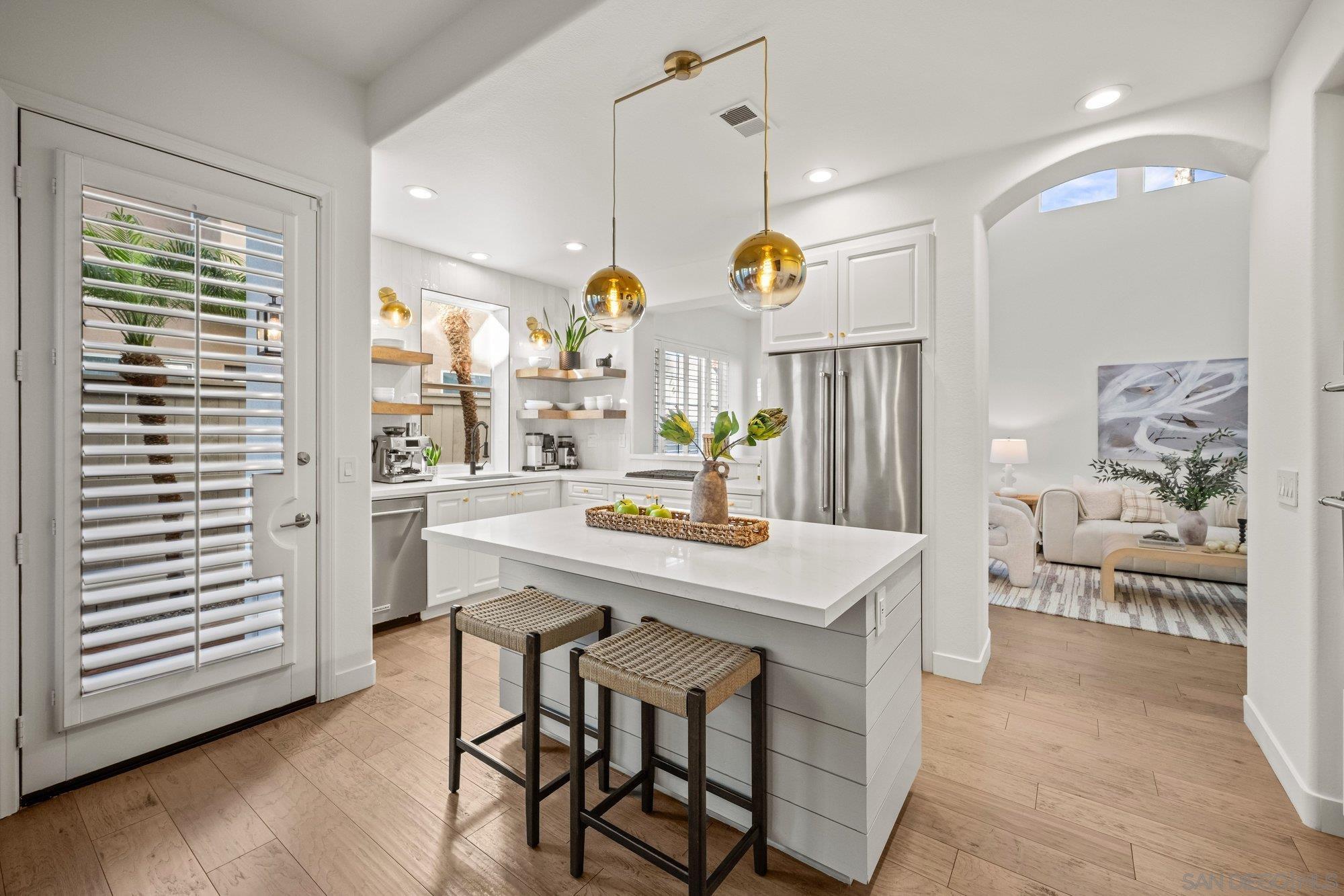 Detail Gallery Image 3 of 32 For 7139  Surfbird Circle, Carlsbad,  CA 92011 - 3 Beds | 2/1 Baths