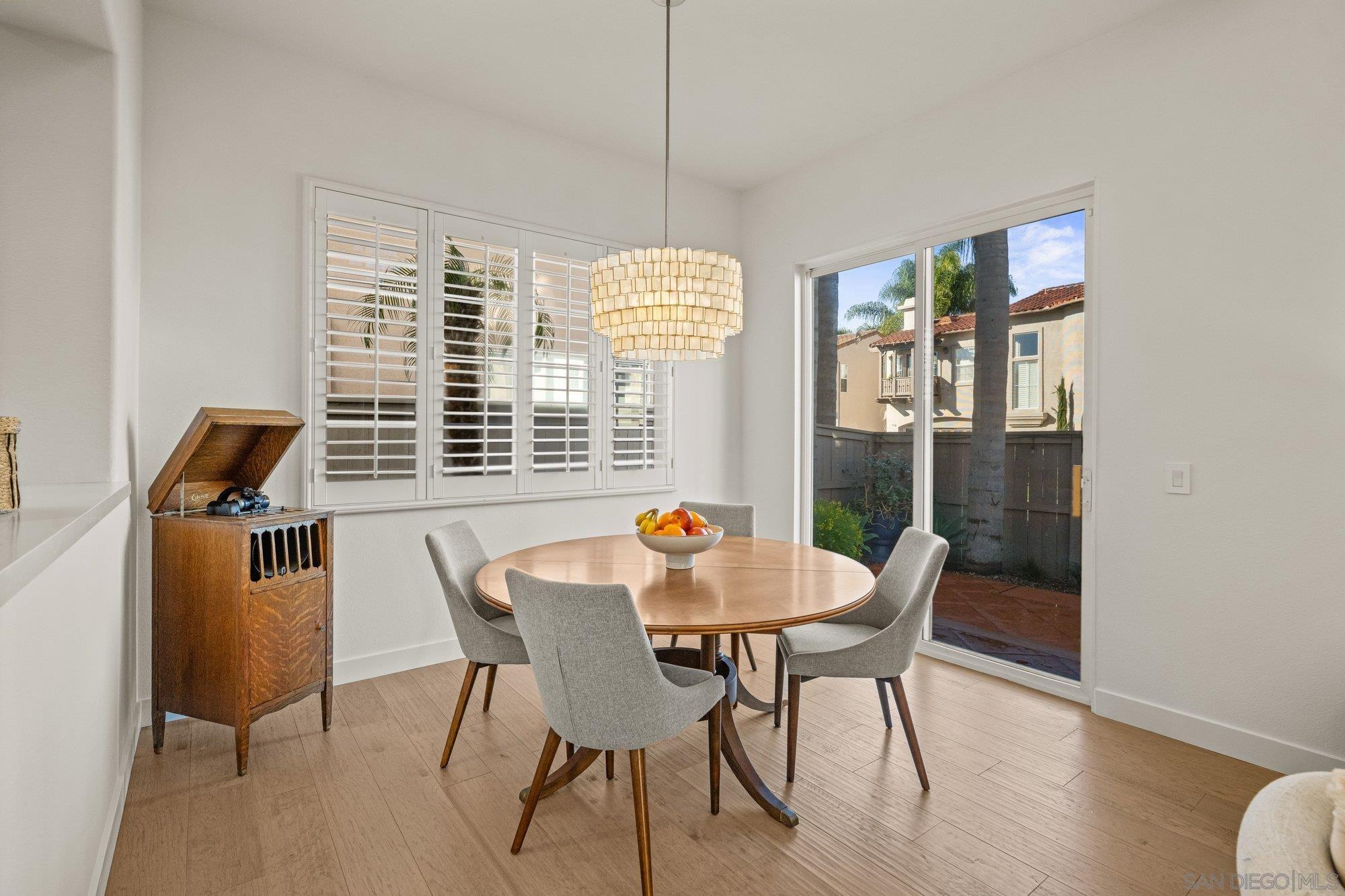 Detail Gallery Image 7 of 32 For 7139  Surfbird Circle, Carlsbad,  CA 92011 - 3 Beds | 2/1 Baths