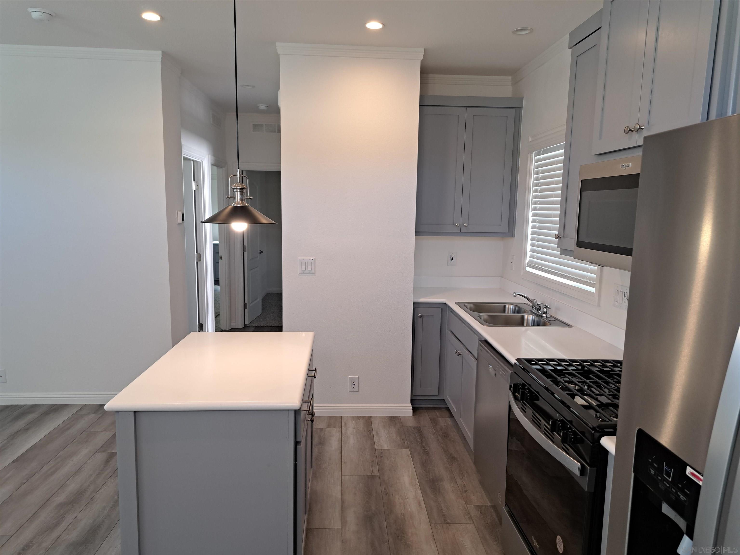 Detail Gallery Image 5 of 17 For 410 S First St.  #94,  El Cajon,  CA 92019 - 2 Beds | 2 Baths