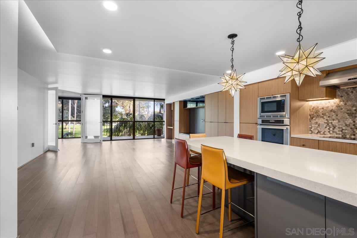 Detail Gallery Image 2 of 34 For 2400  6th Ave  #203,  San Diego,  CA 92101 - 2 Beds | 2 Baths