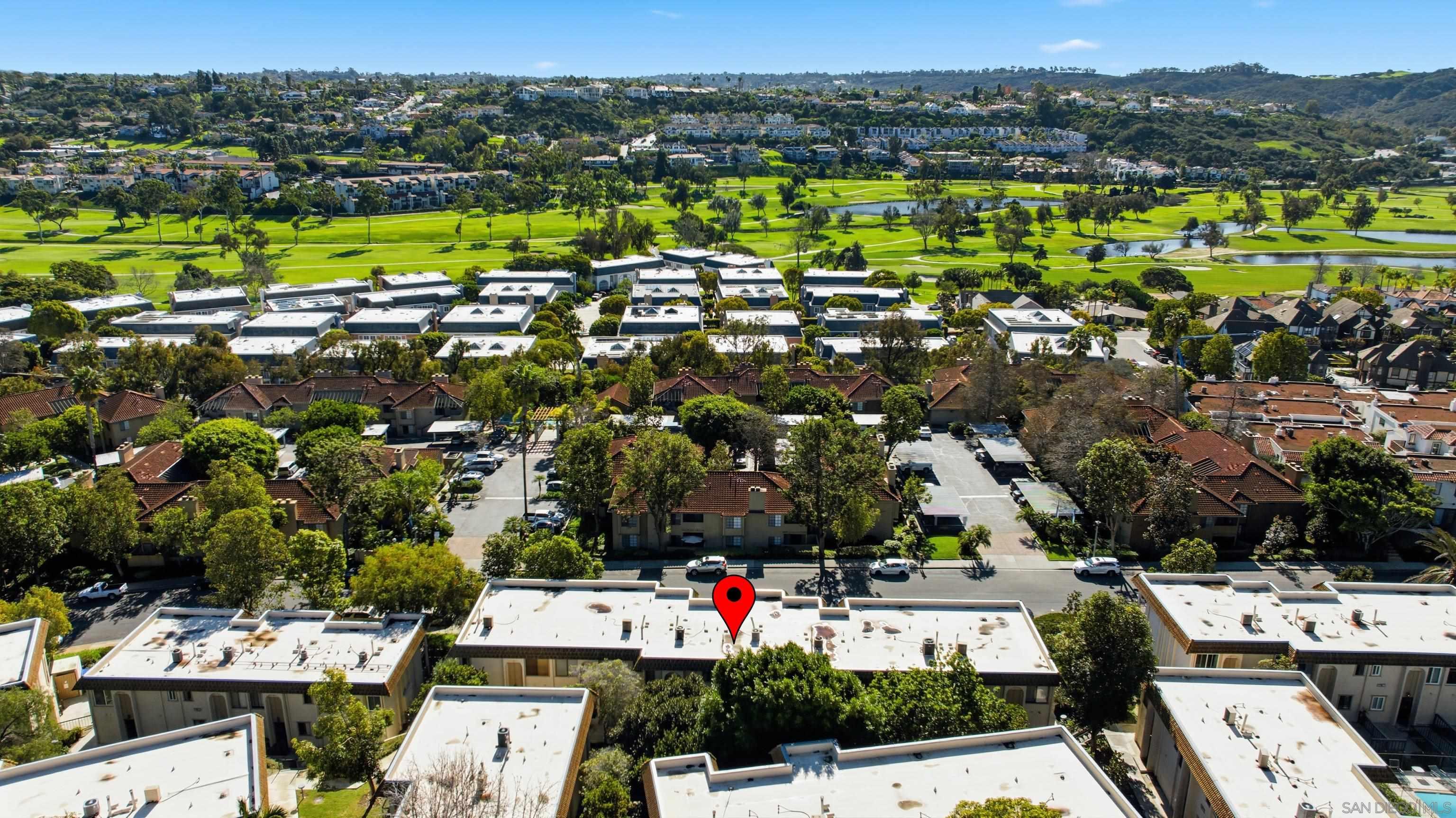 Detail Gallery Image 2 of 15 For 2352  Caringa  #C,  Carlsbad,  CA 92009 - 2 Beds | 2/1 Baths