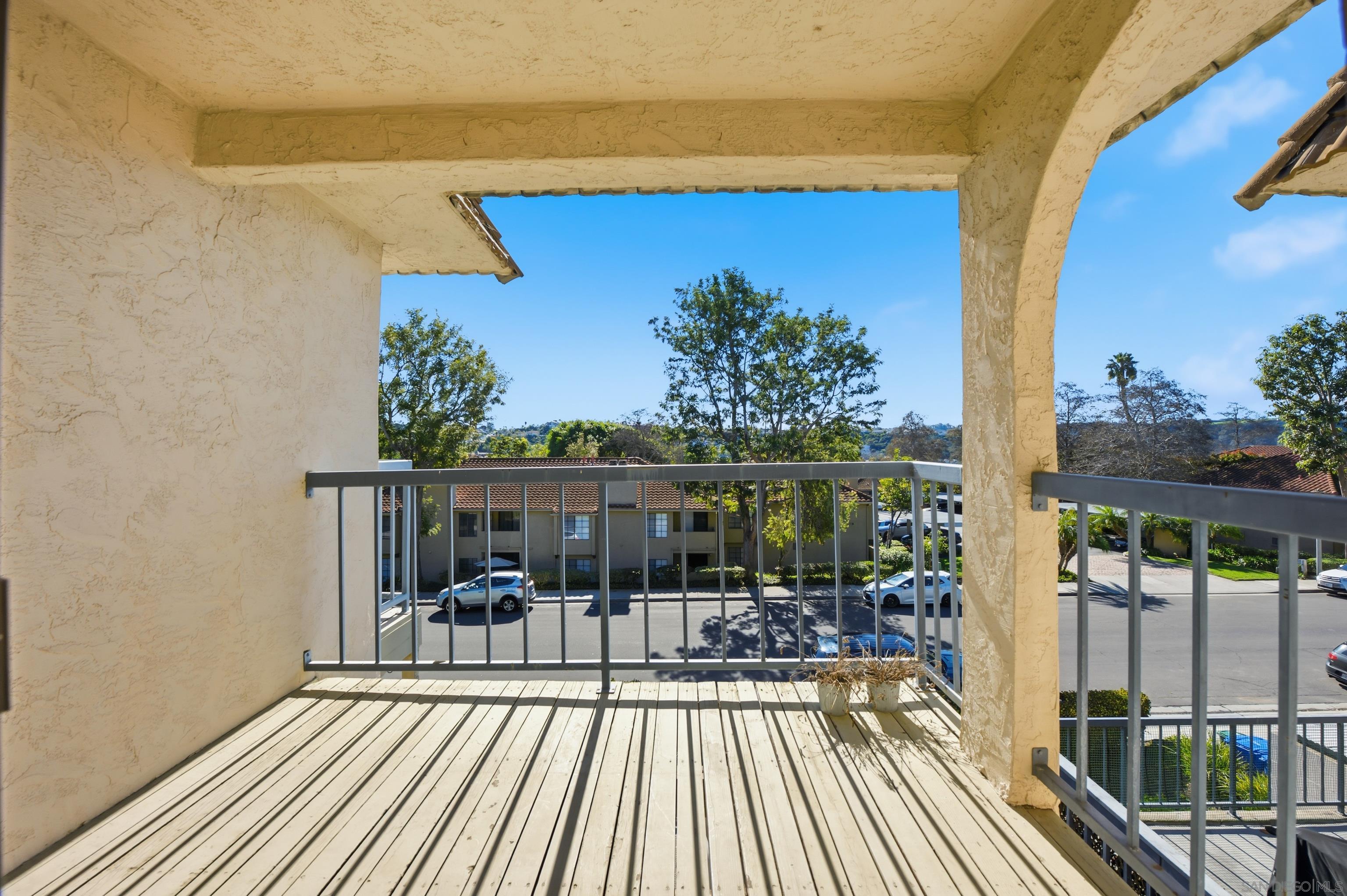 Detail Gallery Image 15 of 15 For 2352  Caringa  #C,  Carlsbad,  CA 92009 - 2 Beds | 2/1 Baths