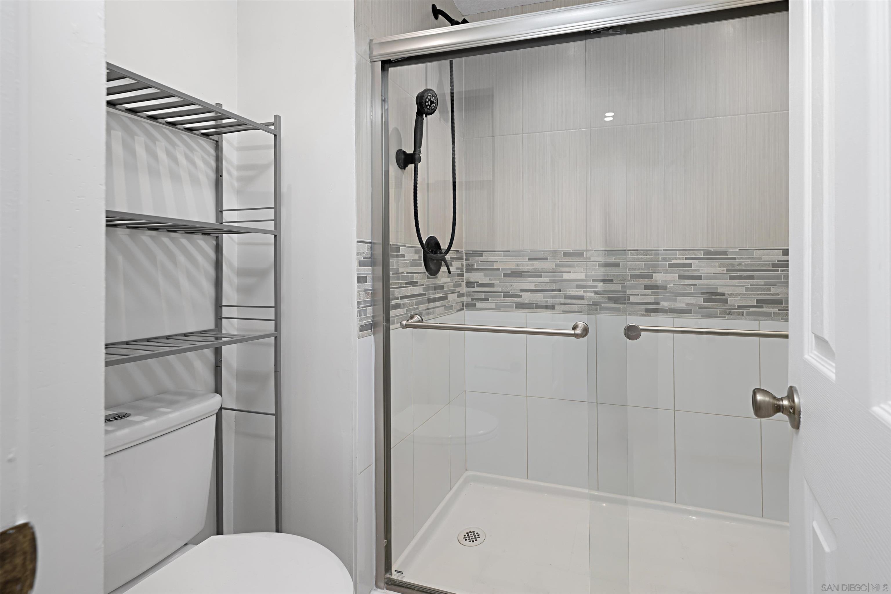 Detail Gallery Image 17 of 33 For 5125  Fontaine Street  #105,  San Diego,  CA 92120 - 2 Beds | 2 Baths